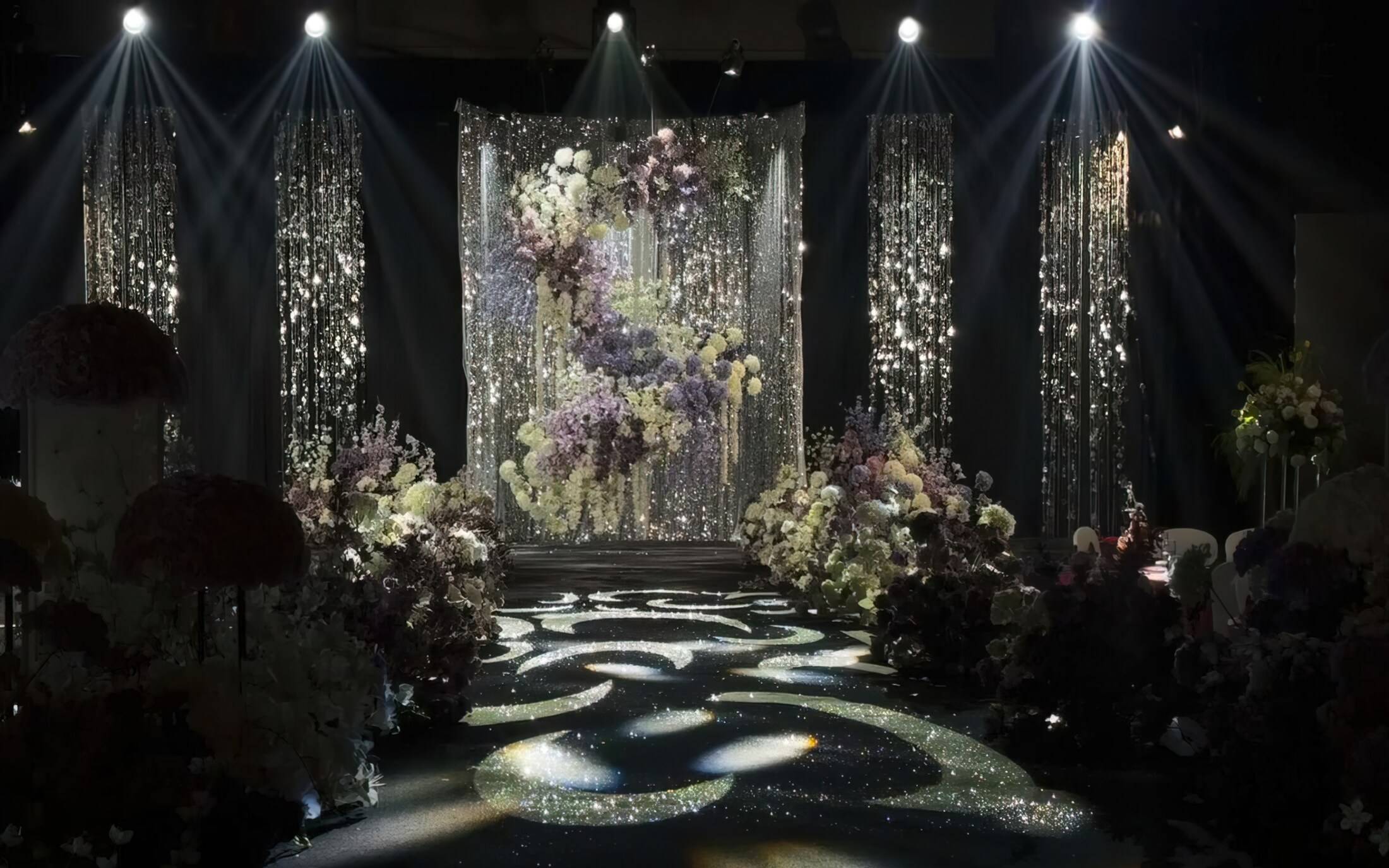 韓式白紫亮片婚禮，浪漫氛圍感拉滿(mǎn)