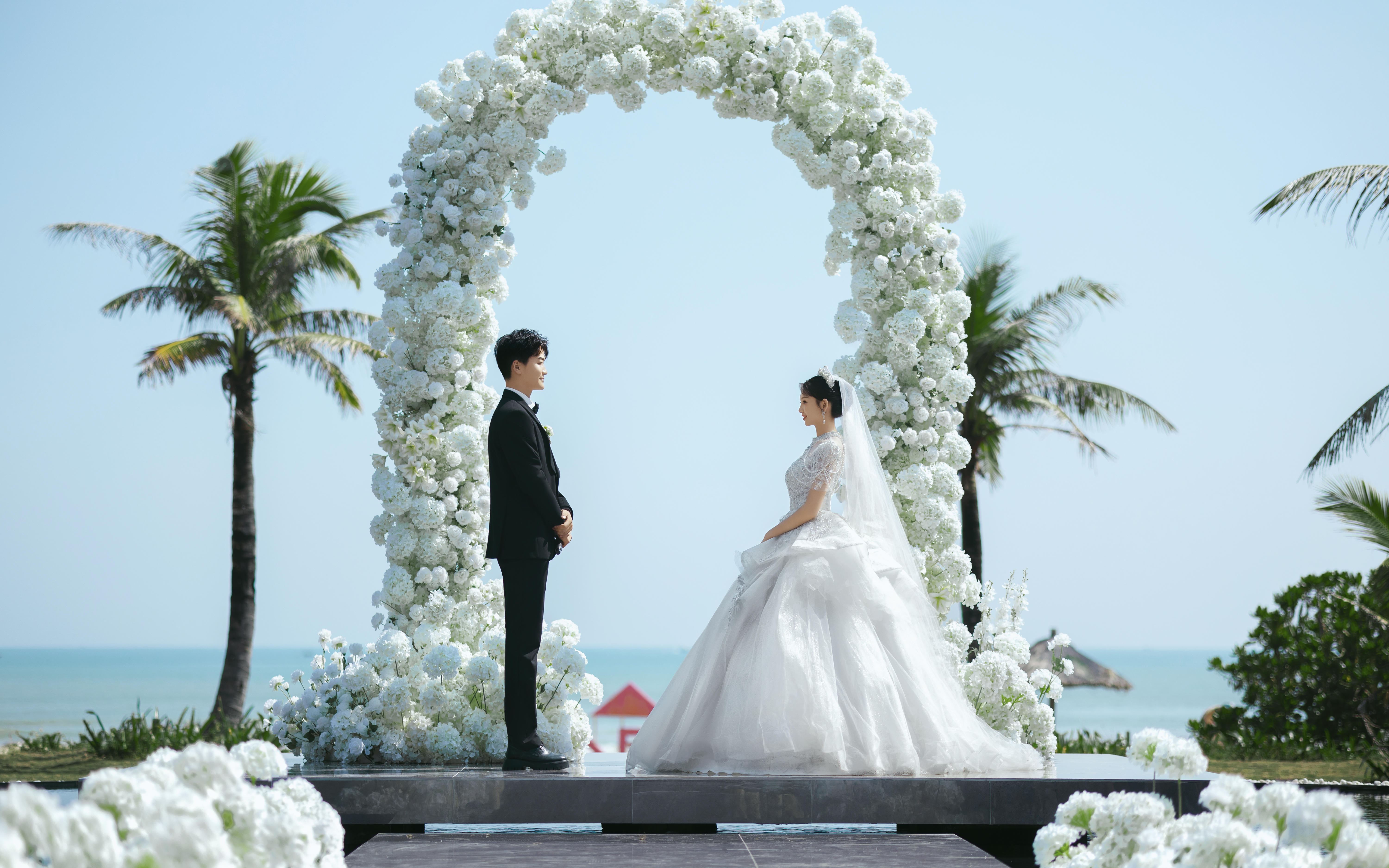 把大海搬进婚礼仪式中💒海风见证我们幸福感满满