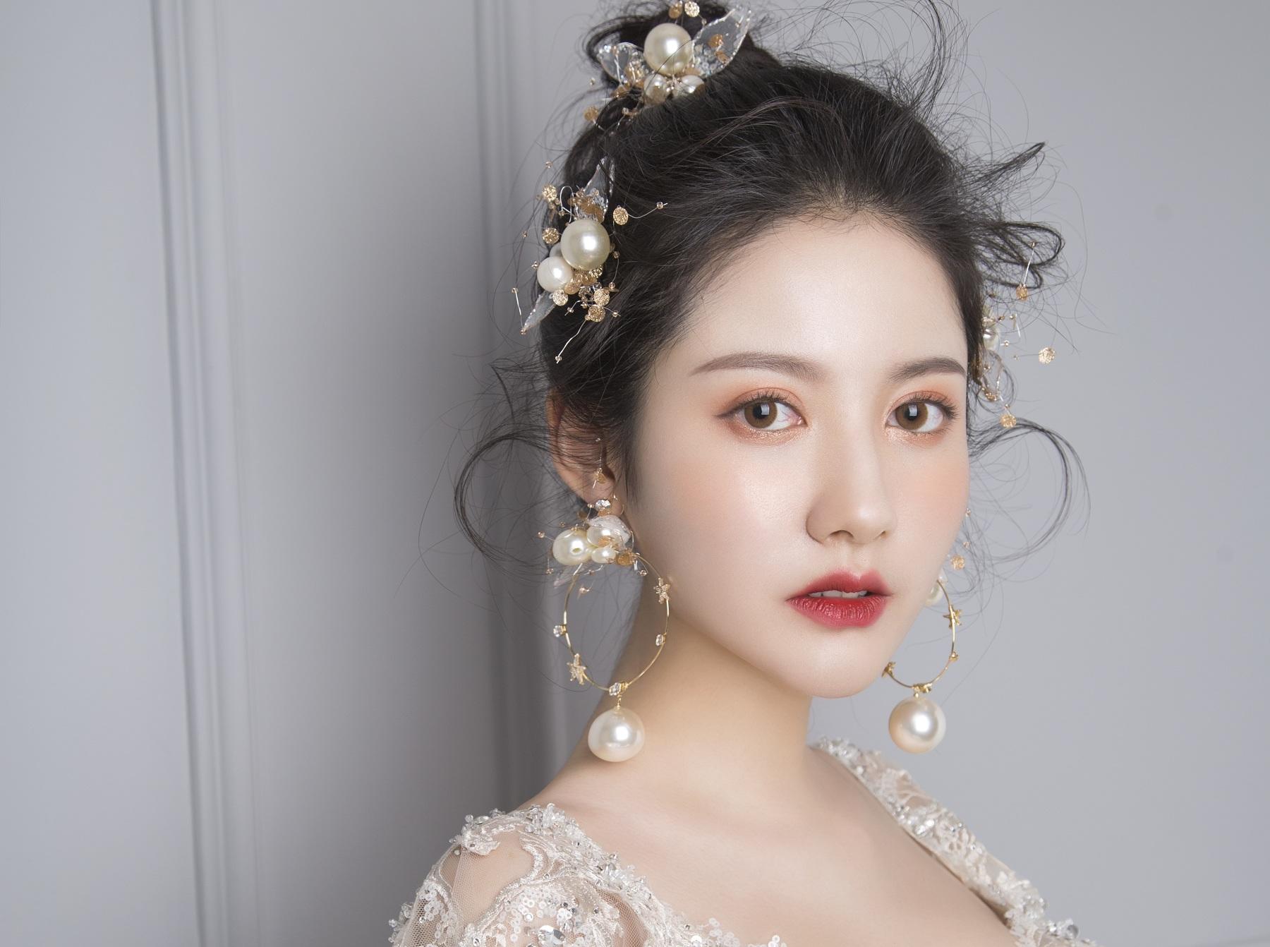 【店长推荐】高级缎面婚纱