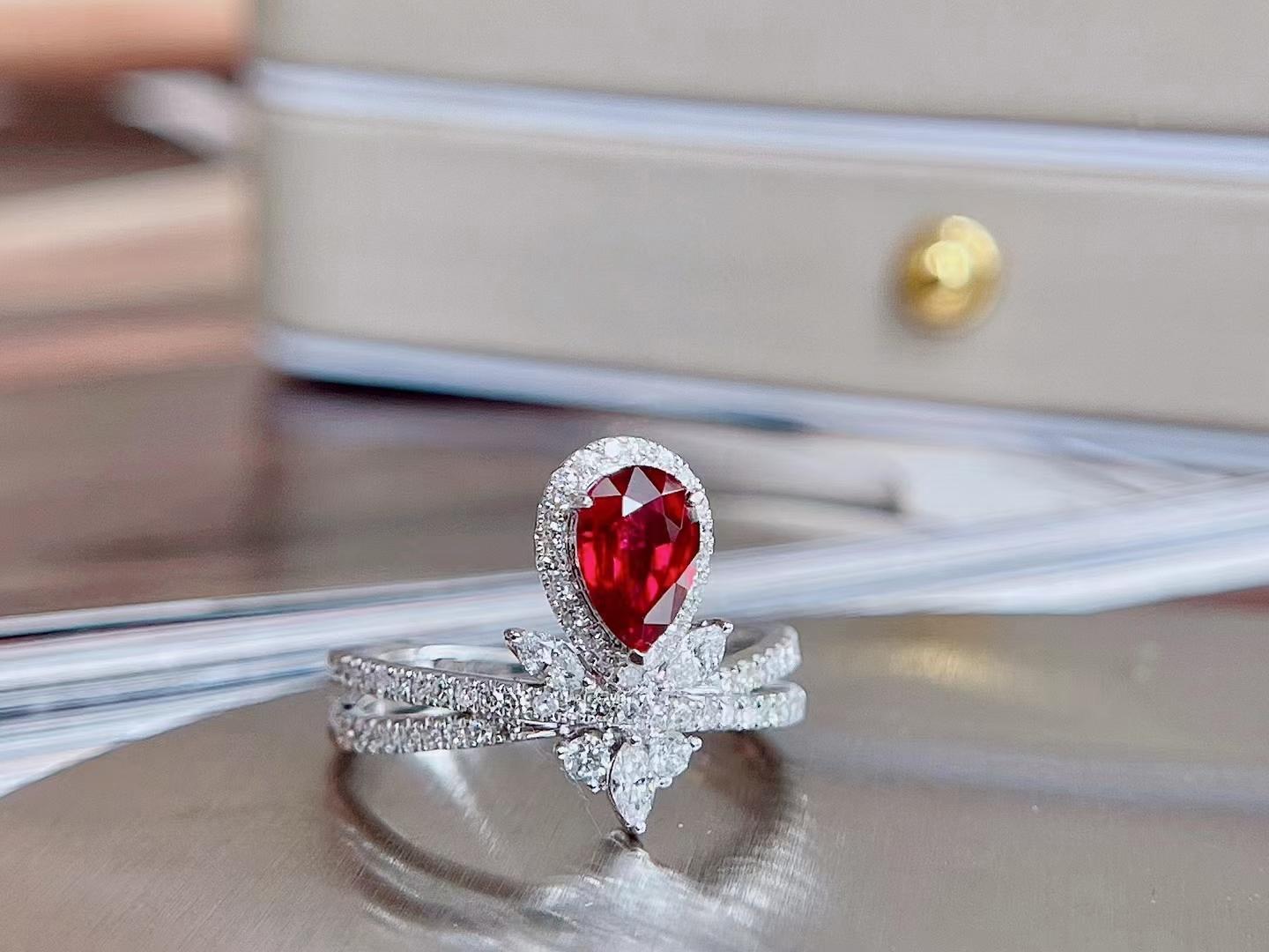 生动饱满的红色~像爱情一样鲜艳明亮