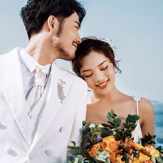 服装全场任选+全新婚纱+十服十造=一价全包