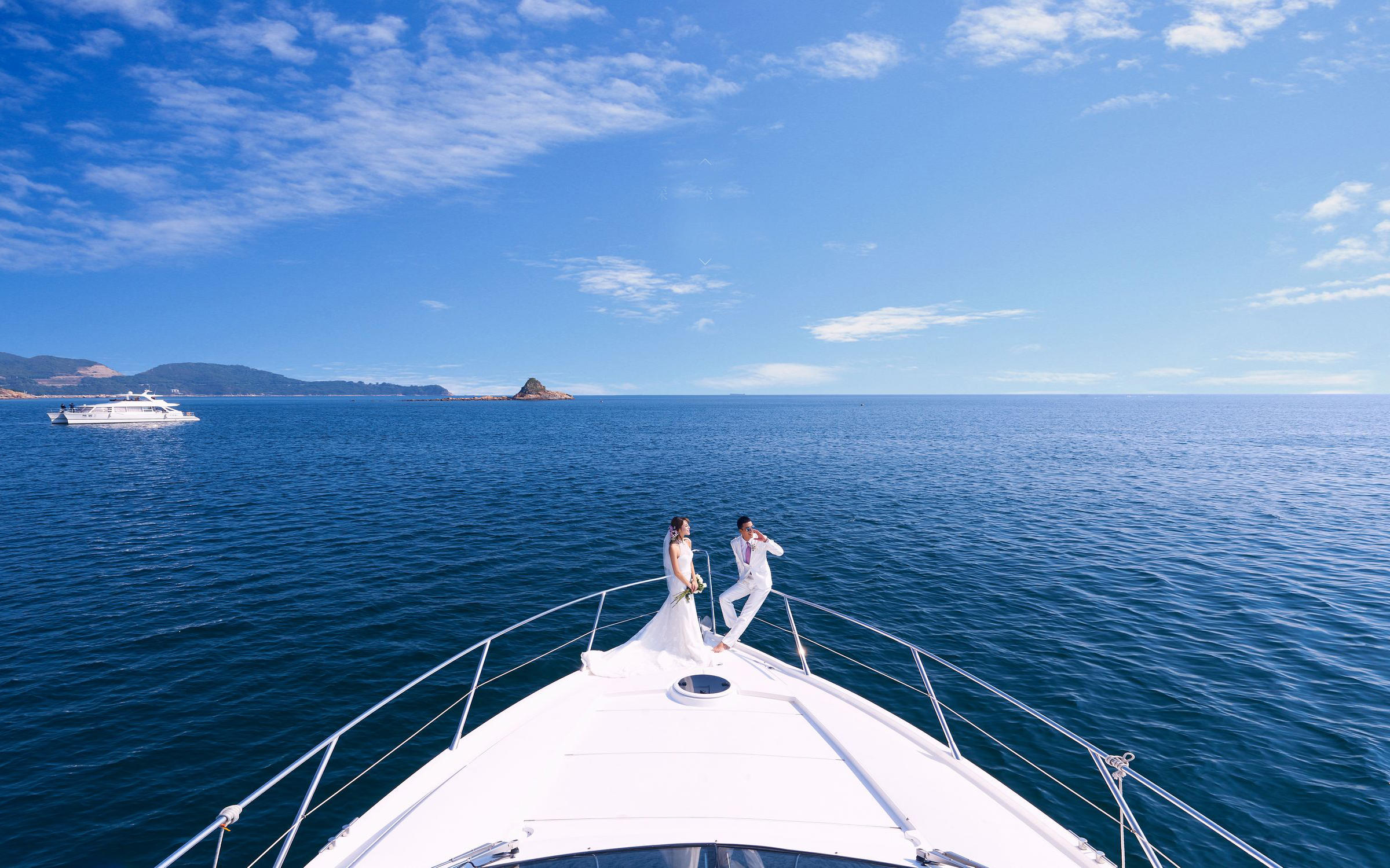 出海游艇+唯美海景+欧式教堂+浪漫花田等等