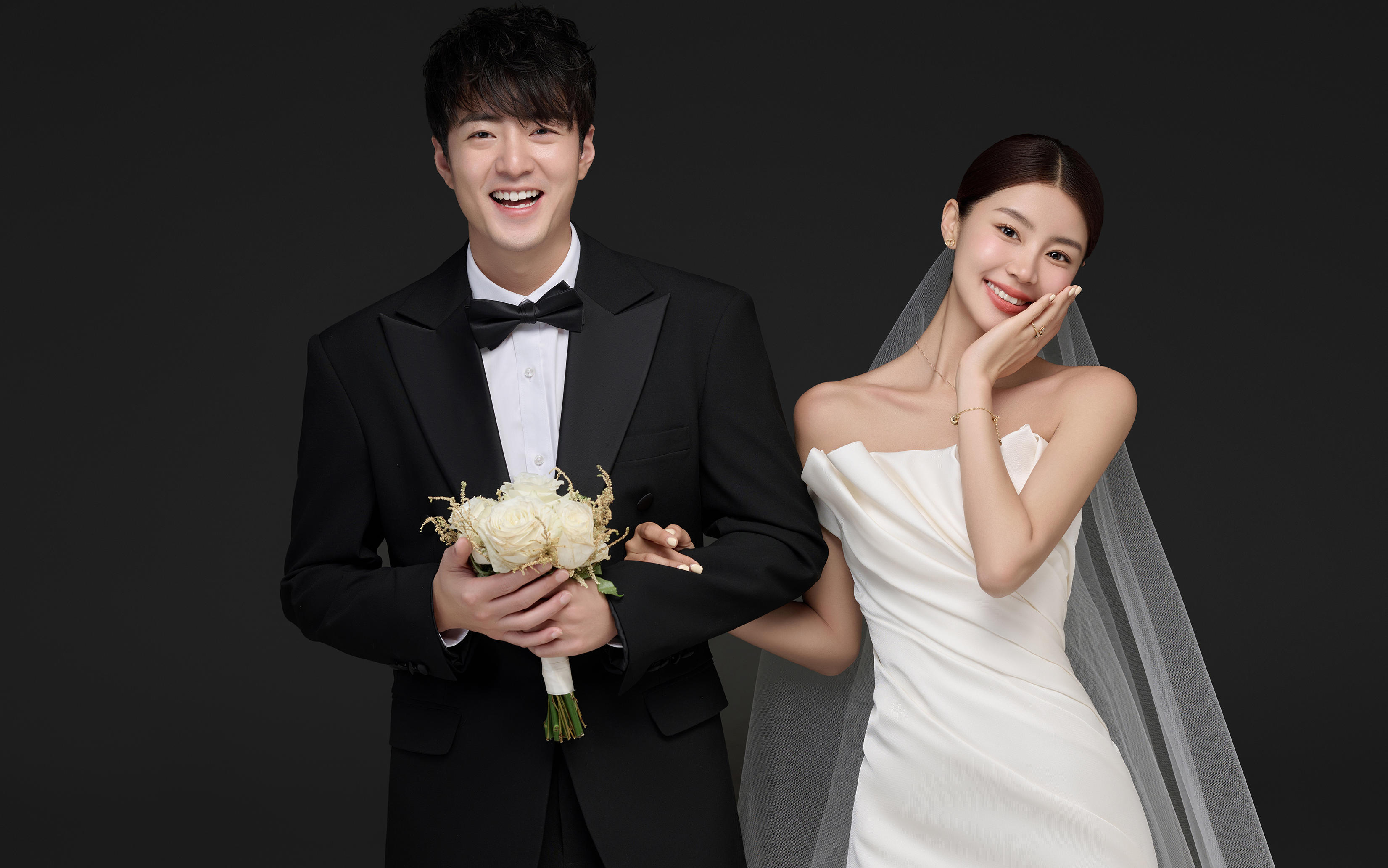 💕爱极简灰黑底婚纱照，越看越心动💑