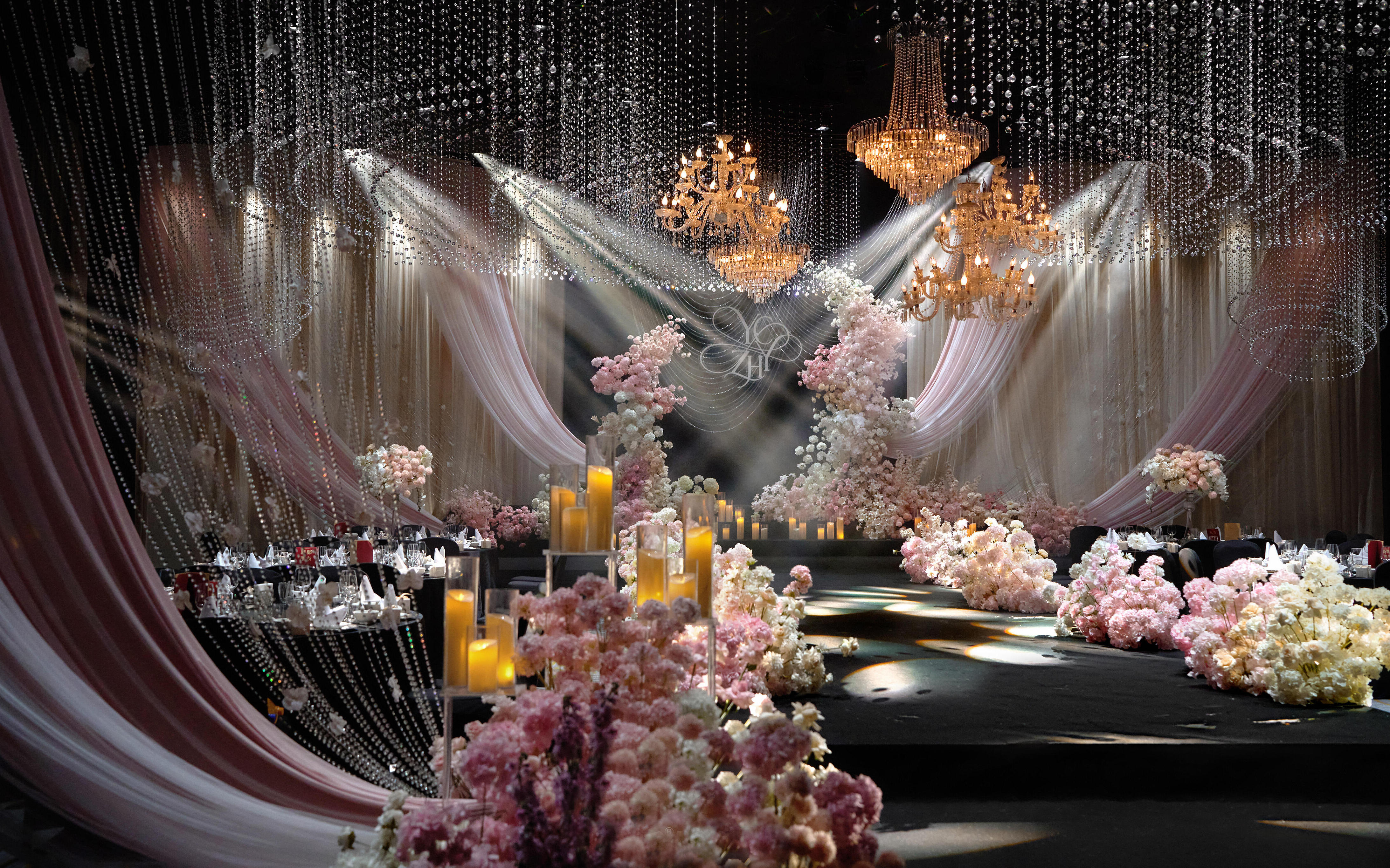 《粉晶鎏光》水晶串如星河，花艺如秘境梦幻婚礼