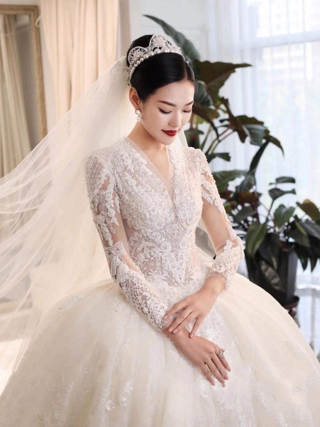 【新郎新娘一站体验套餐】中式+白纱+敬酒服+西装