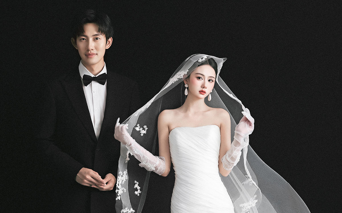 內(nèi)景 l 黑底的高級(jí)感簡(jiǎn)約主白紗