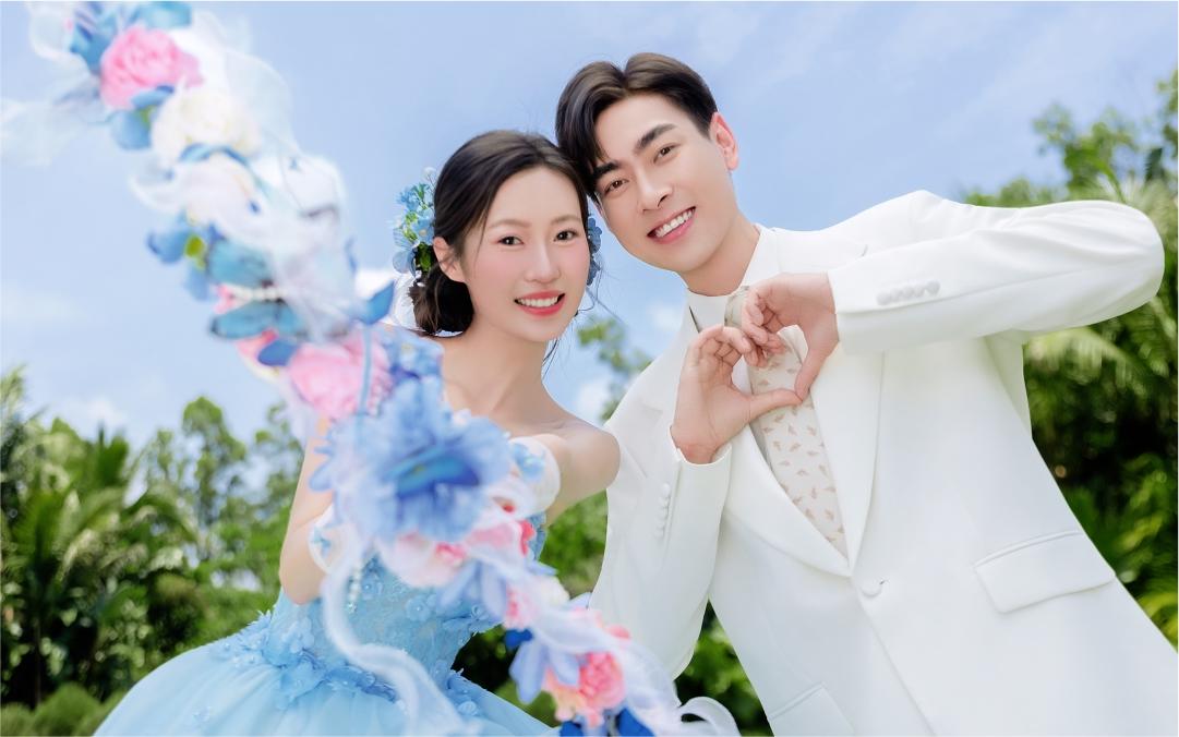夏季原创新品蓝系草坪婚纱照风格