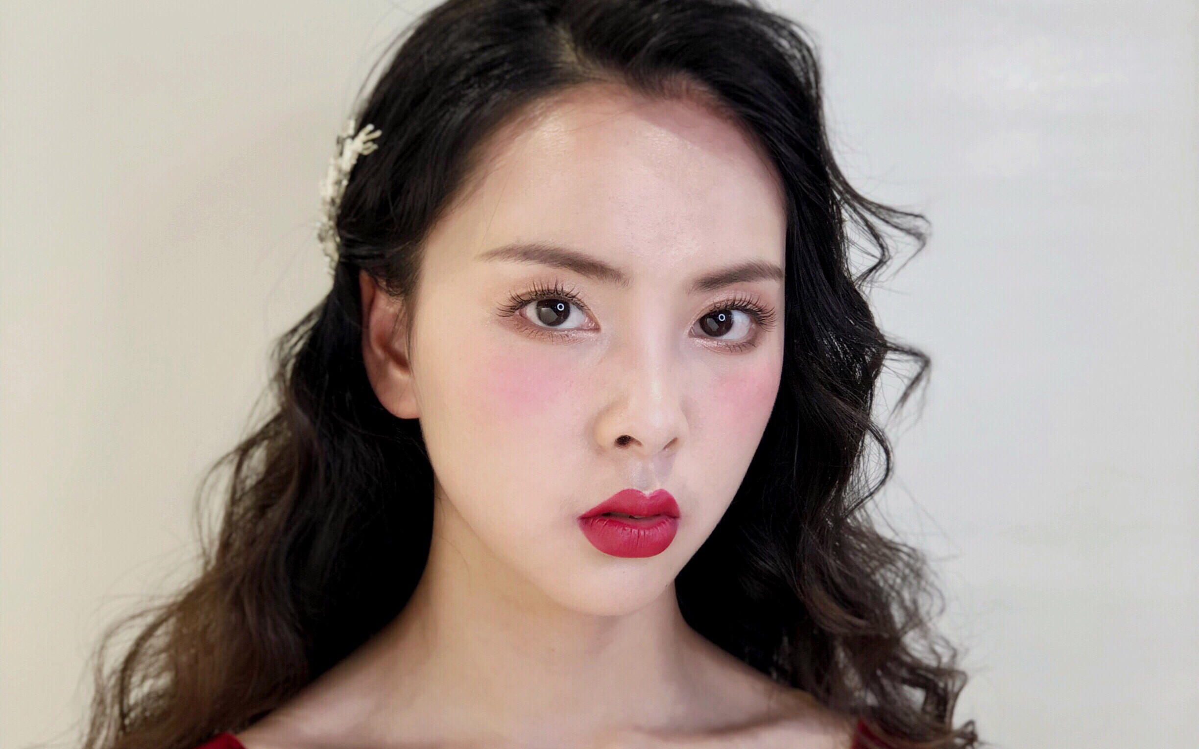 关于夏季户外婚礼的妆容造型分享