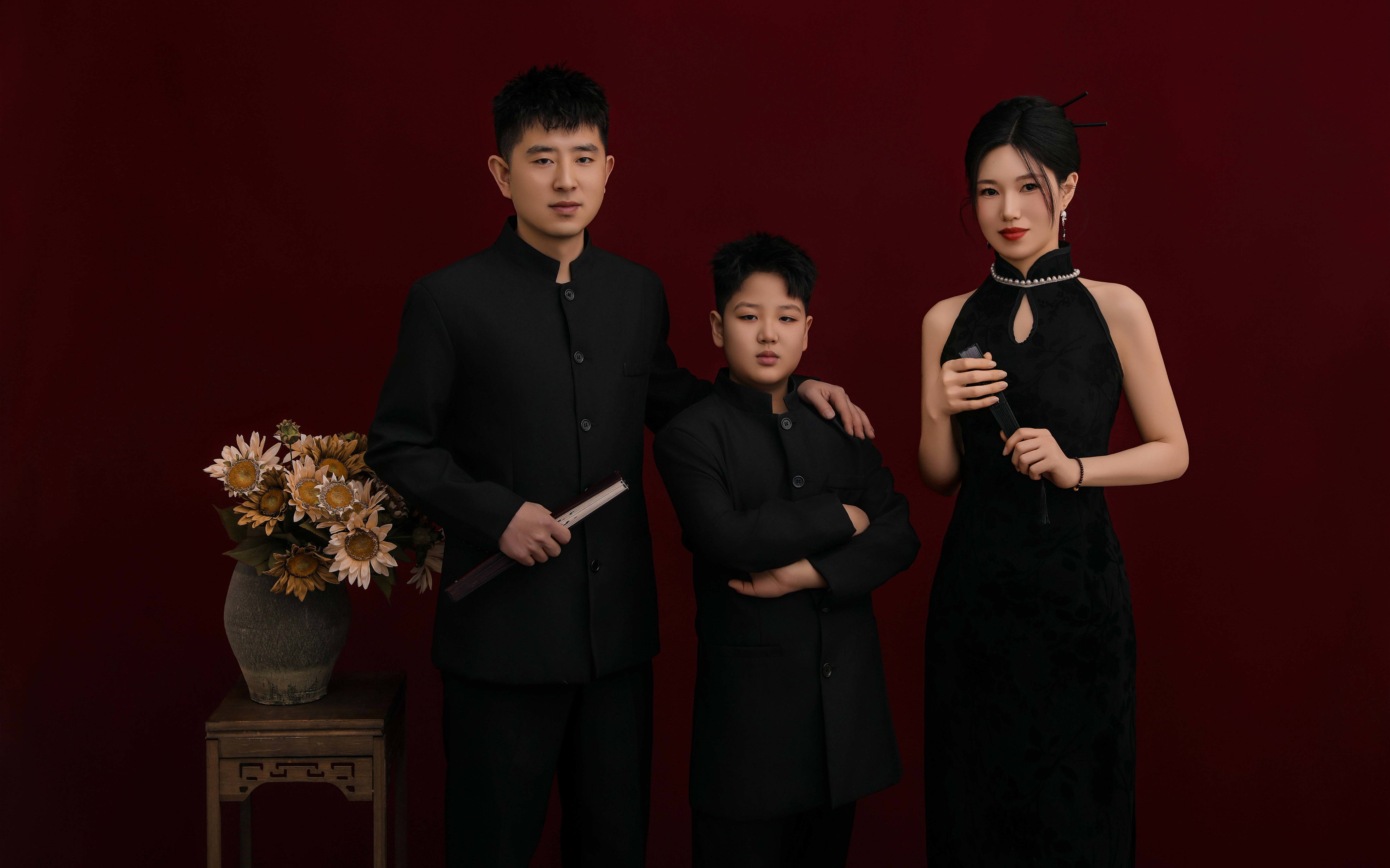 中式家庭照就該這么拍！民國風穿搭氛圍感絕了