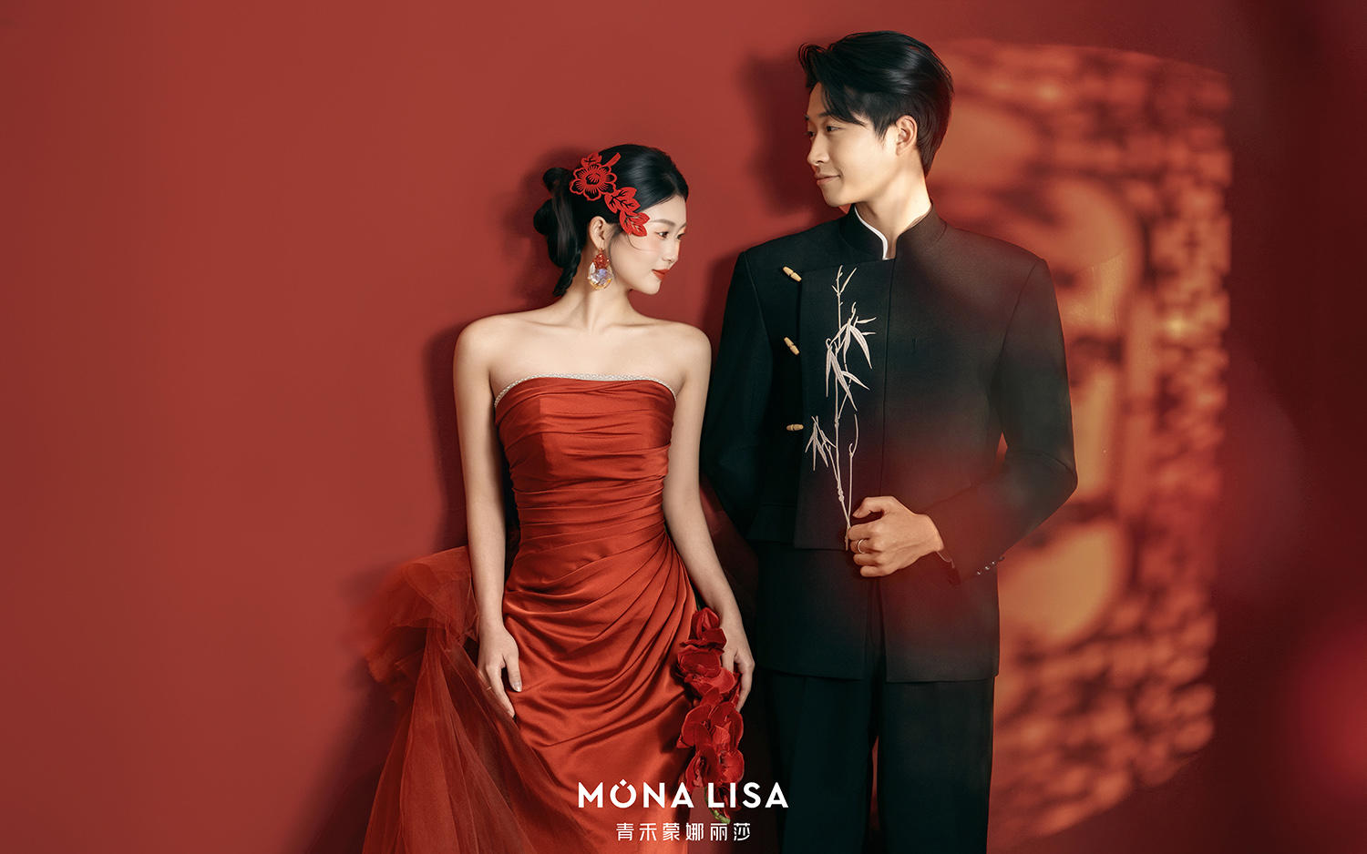 太好看了??不動(dòng)聲色的室內(nèi)新中式婚紗照