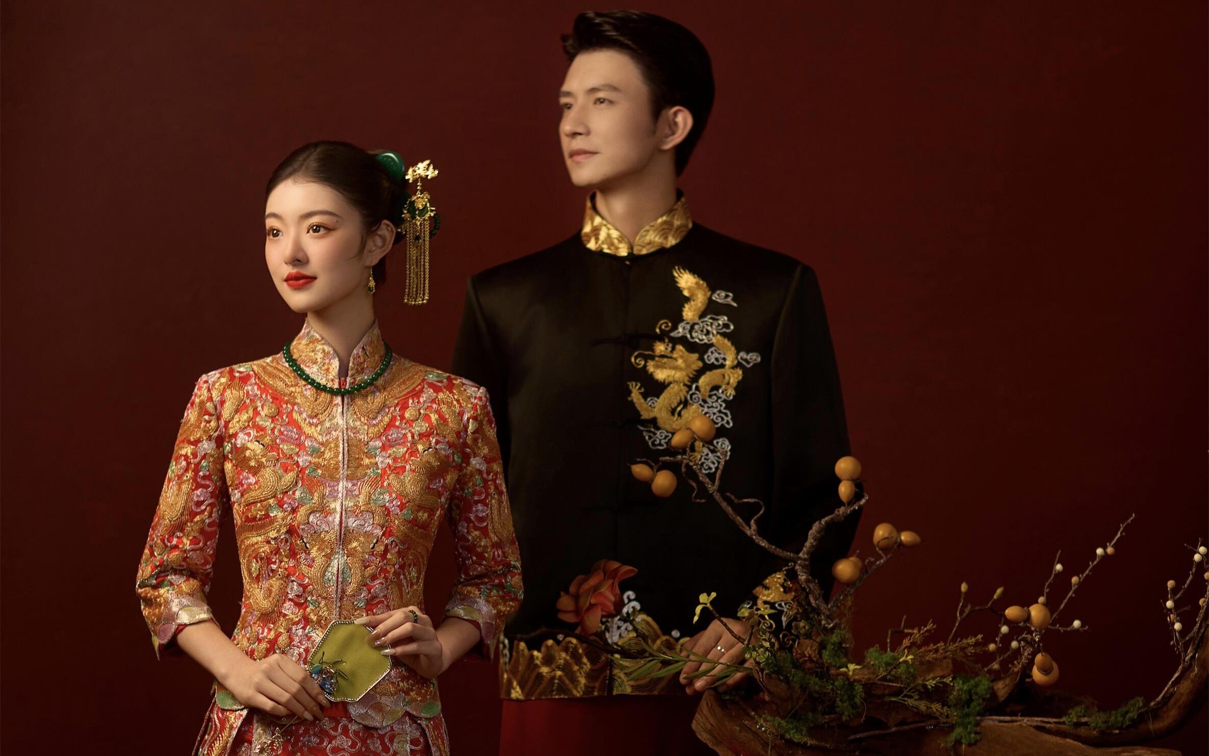 新中式婚紗照紅妝金繡，一世良緣