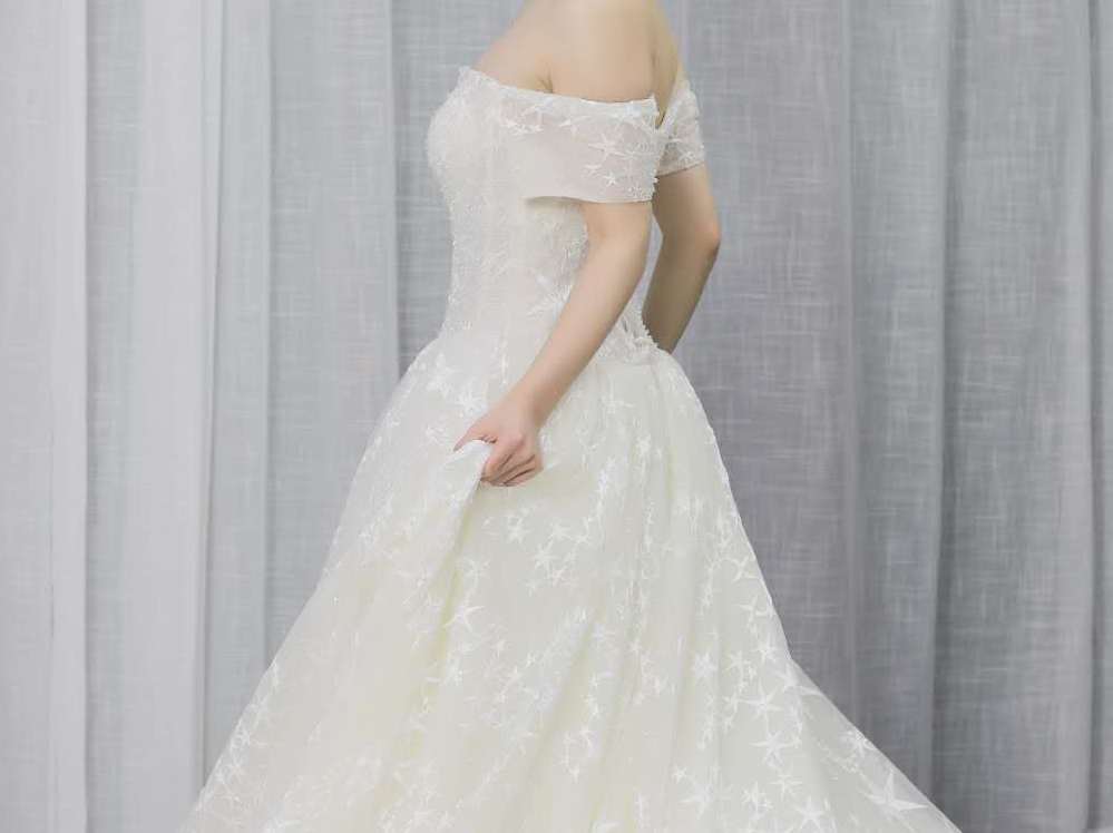 一字肩大拖尾重手工百搭款