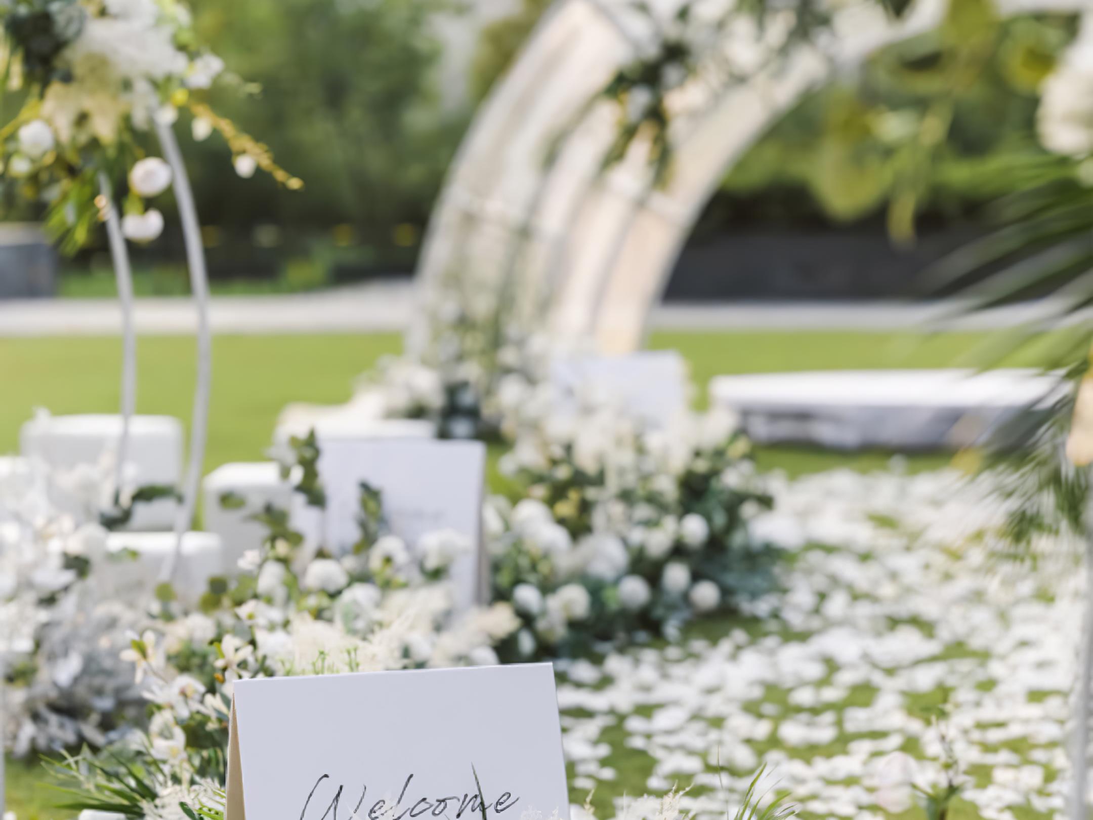 白绿户外婚礼 简约大气线条主题婚礼