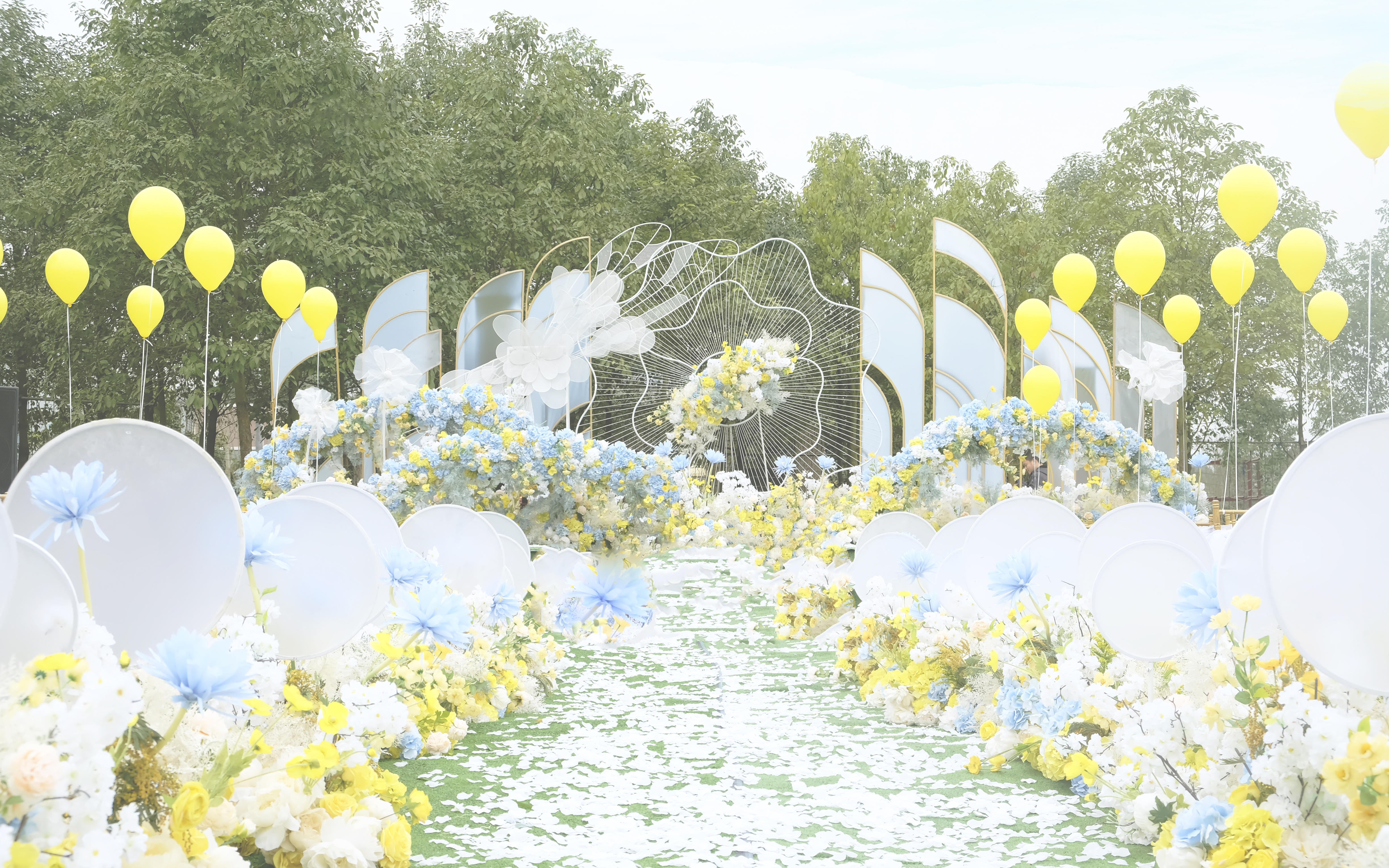 黄蓝色户外婚礼【最美不过遇见你】