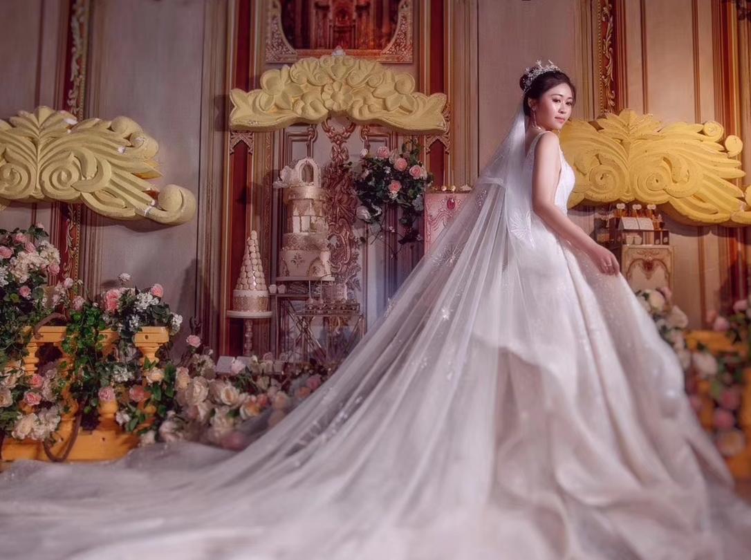 梦幻森系婚礼仪式婚纱+出门服+敬酒服+跟妆