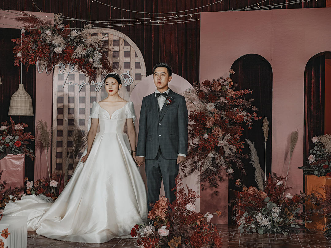 中国馆酒店复古美式几何简约红色婚礼