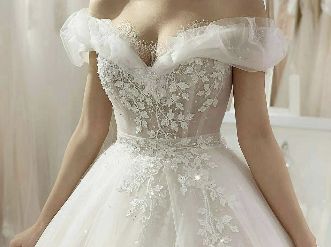 芳华       齐地出门   结婚化妆鲜花造型