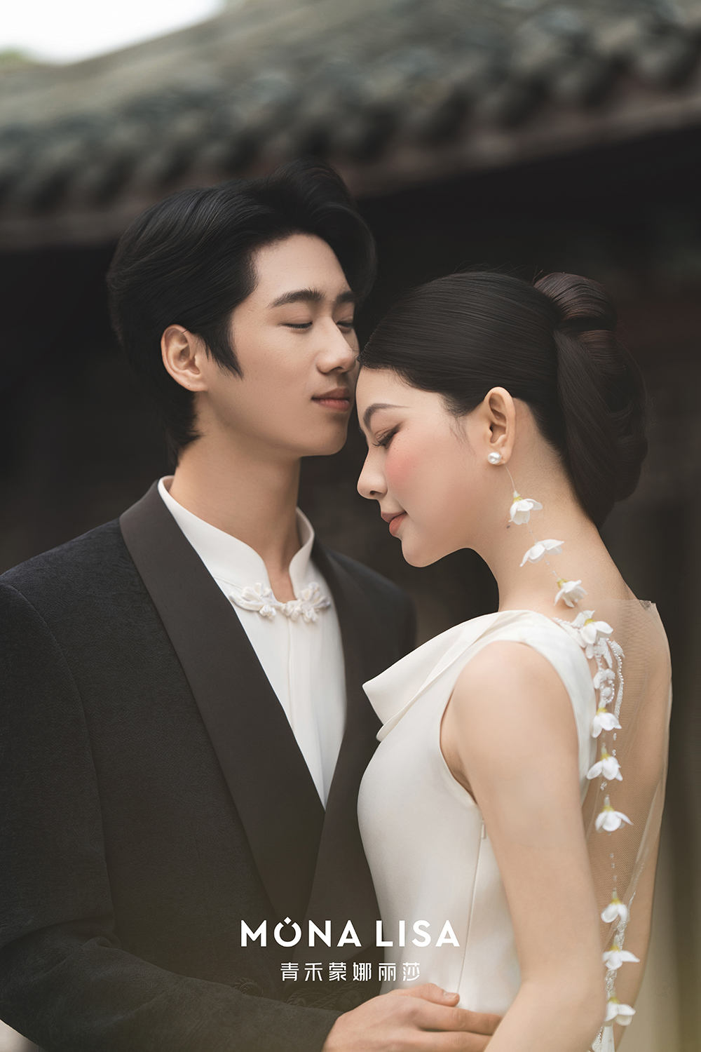 高级感拉满的民国园林婚纱照