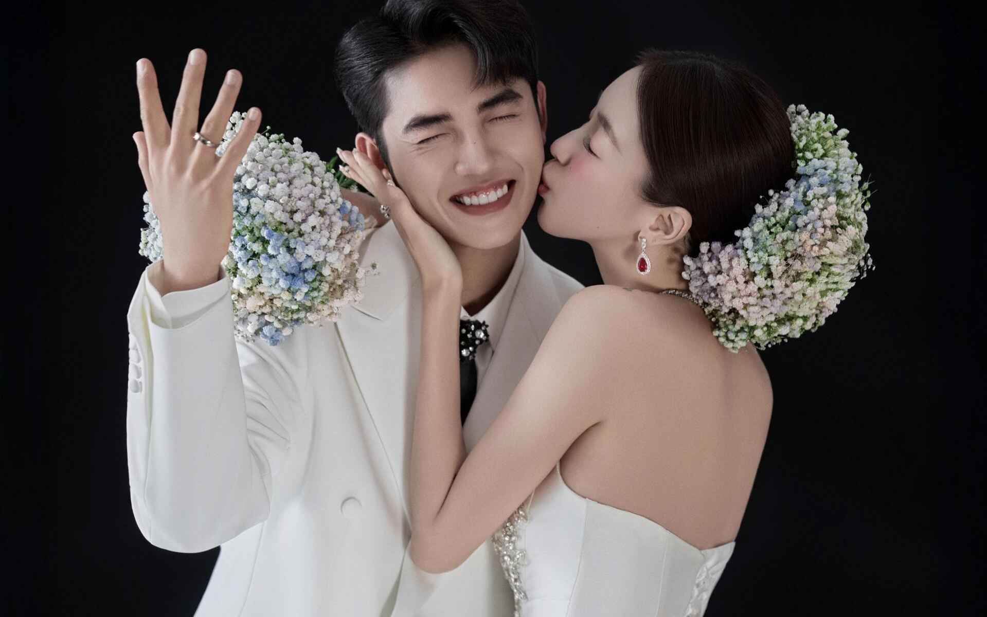 我的纯色背景婚纱照美哭啦💖 