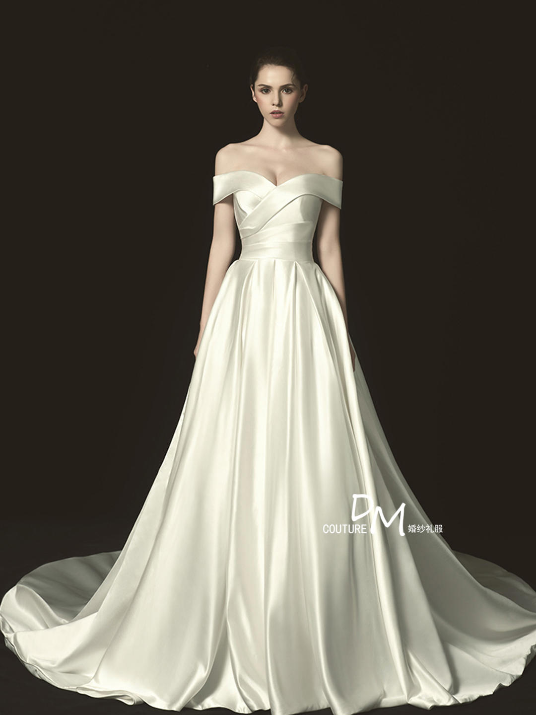 DM婚纱/缎面高定系列/初见