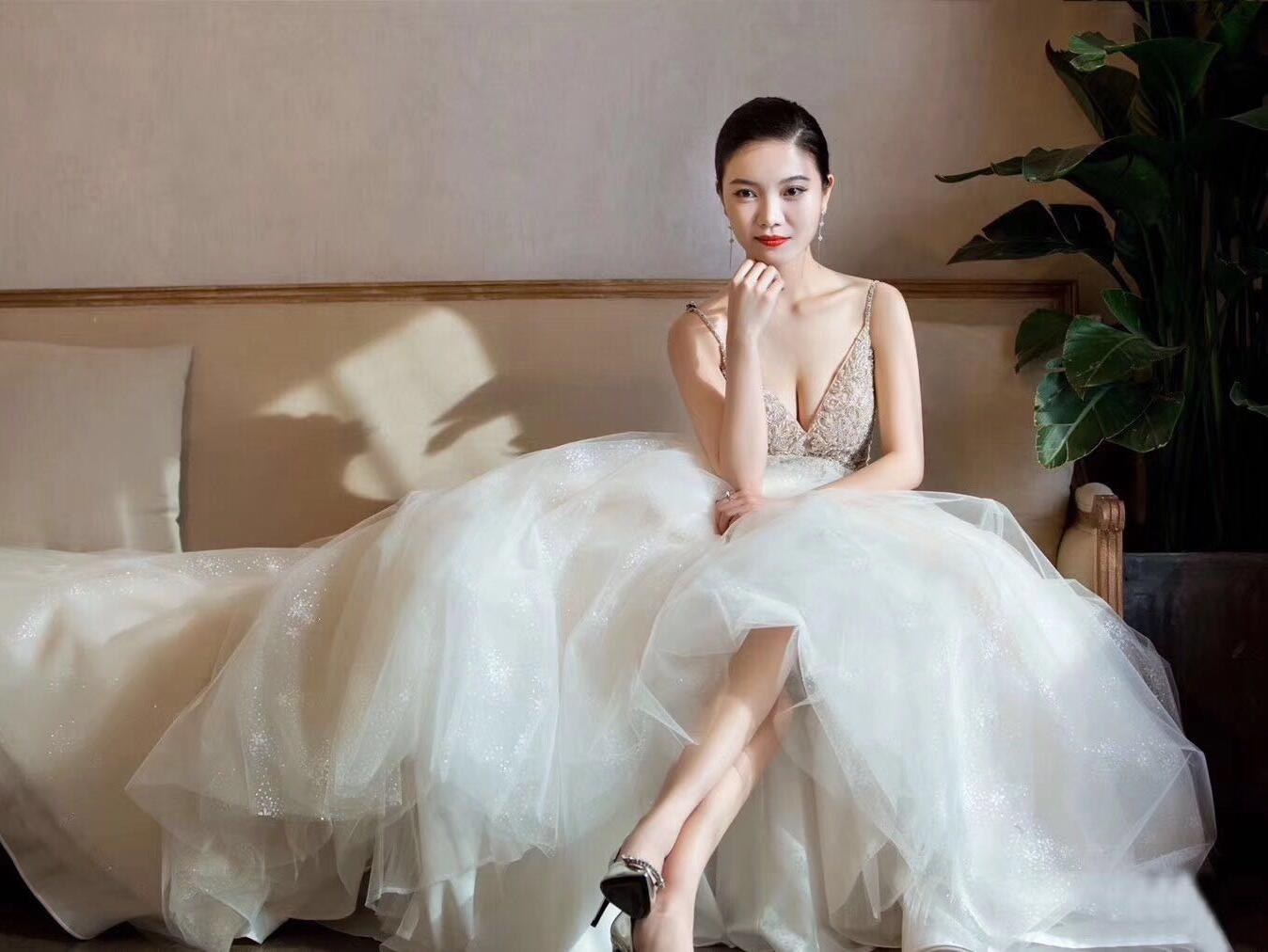 奢华公主宫廷风大长拖尾蓬蓬感恩主纱