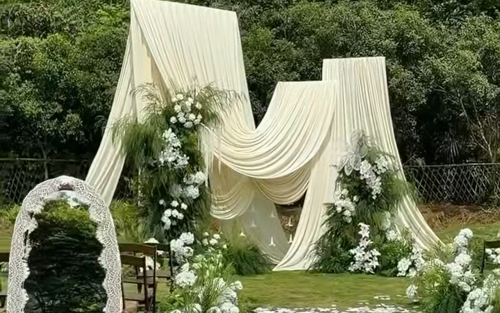 户外韩式白绿草坪婚礼