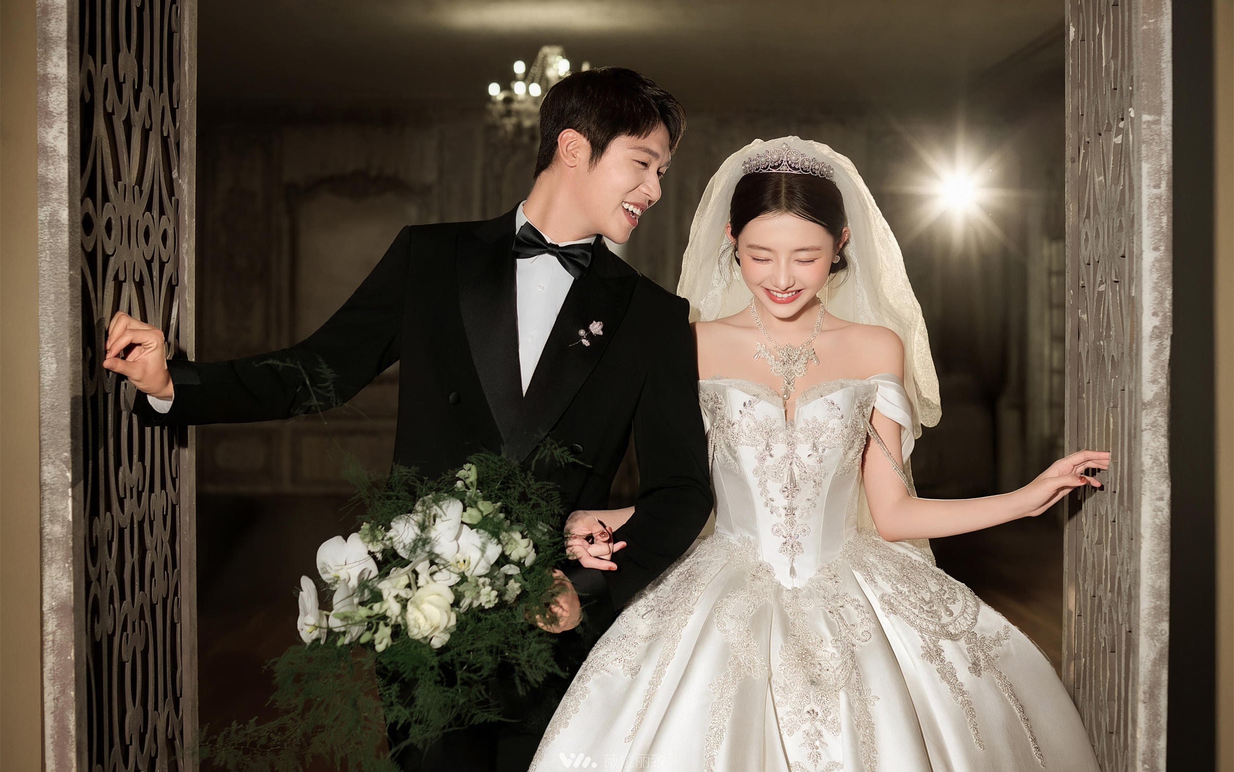 解锁法式公主梦！少女安妮婚纱照给的浪漫