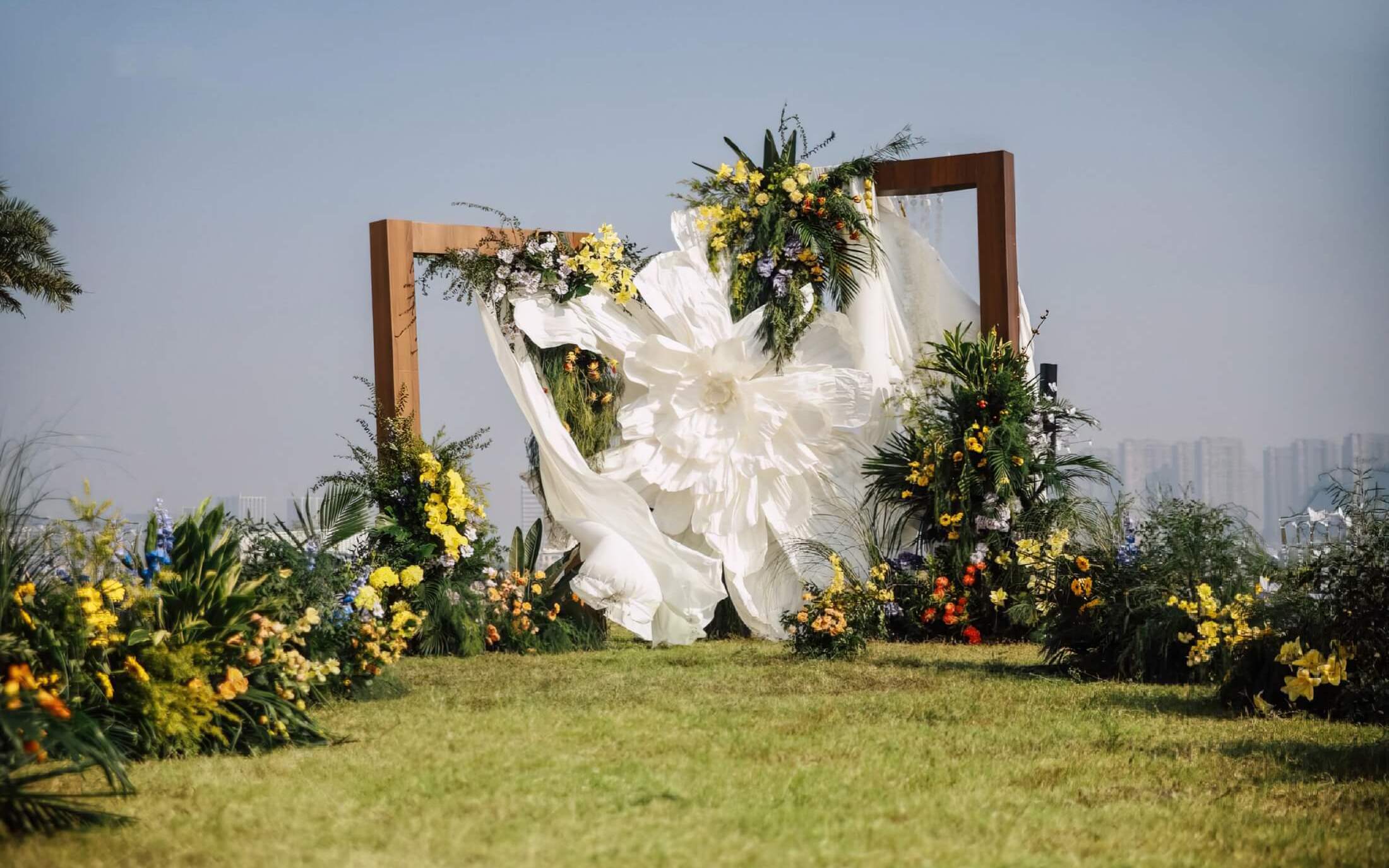 户外草坪果蔬婚礼