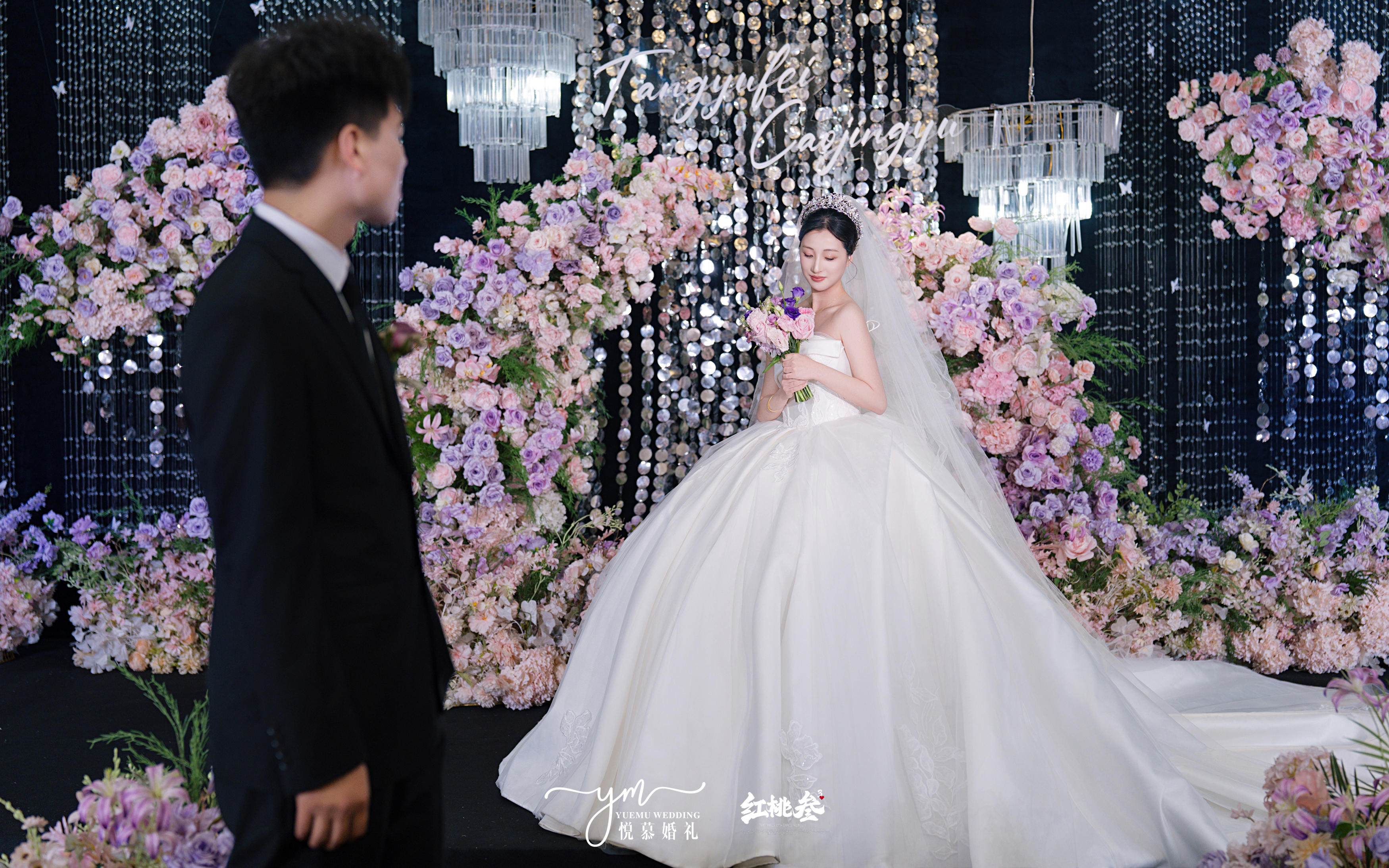 【悦慕婚礼】紫雾星河把莫奈的花园搬进了婚礼现场