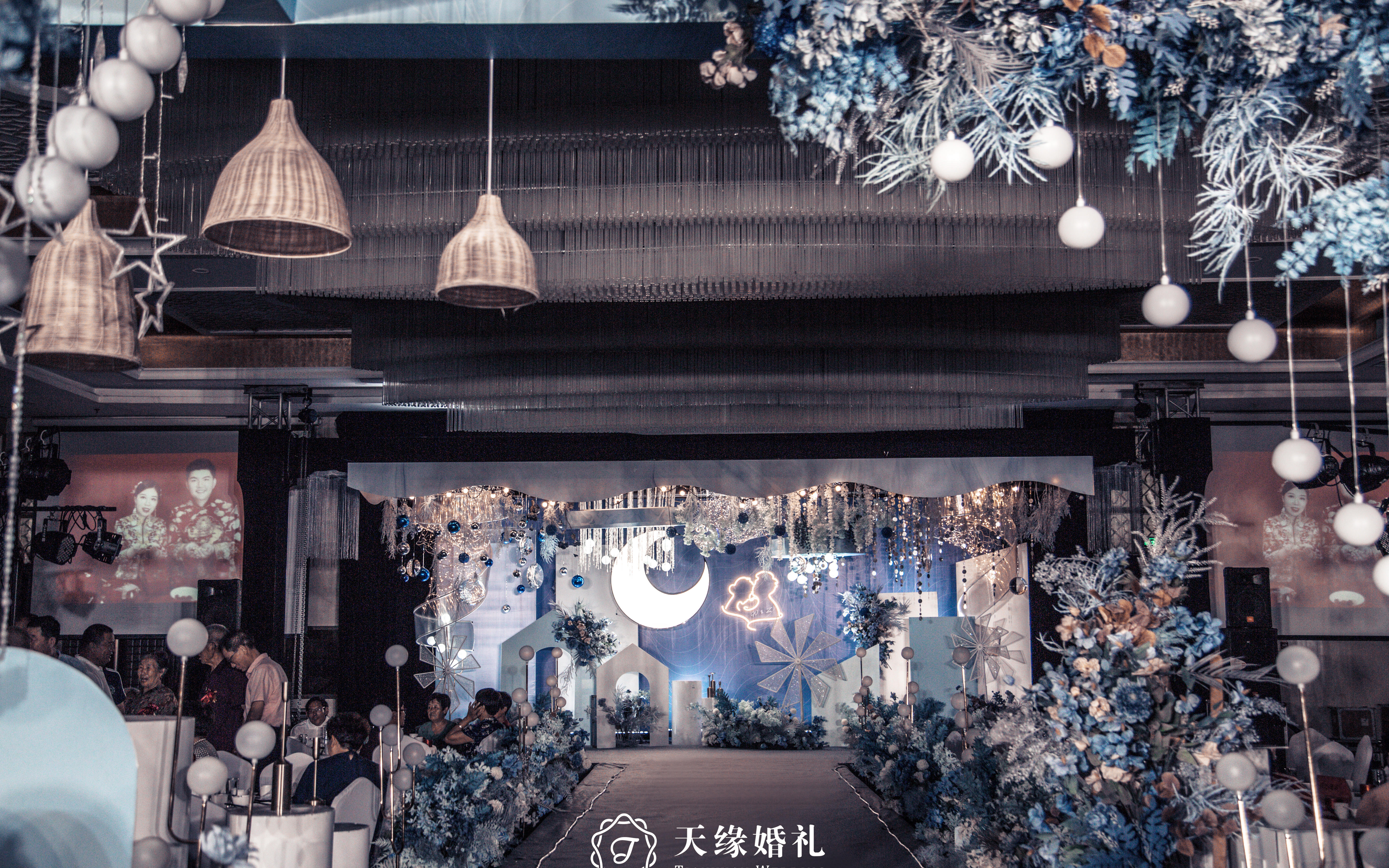 高性價(jià)比藍(lán)色星空夢(mèng)幻婚禮