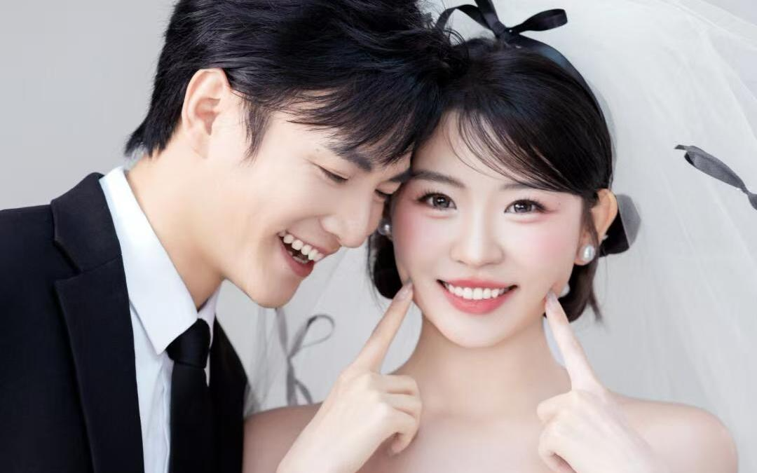 甜酷系减龄婚纱照