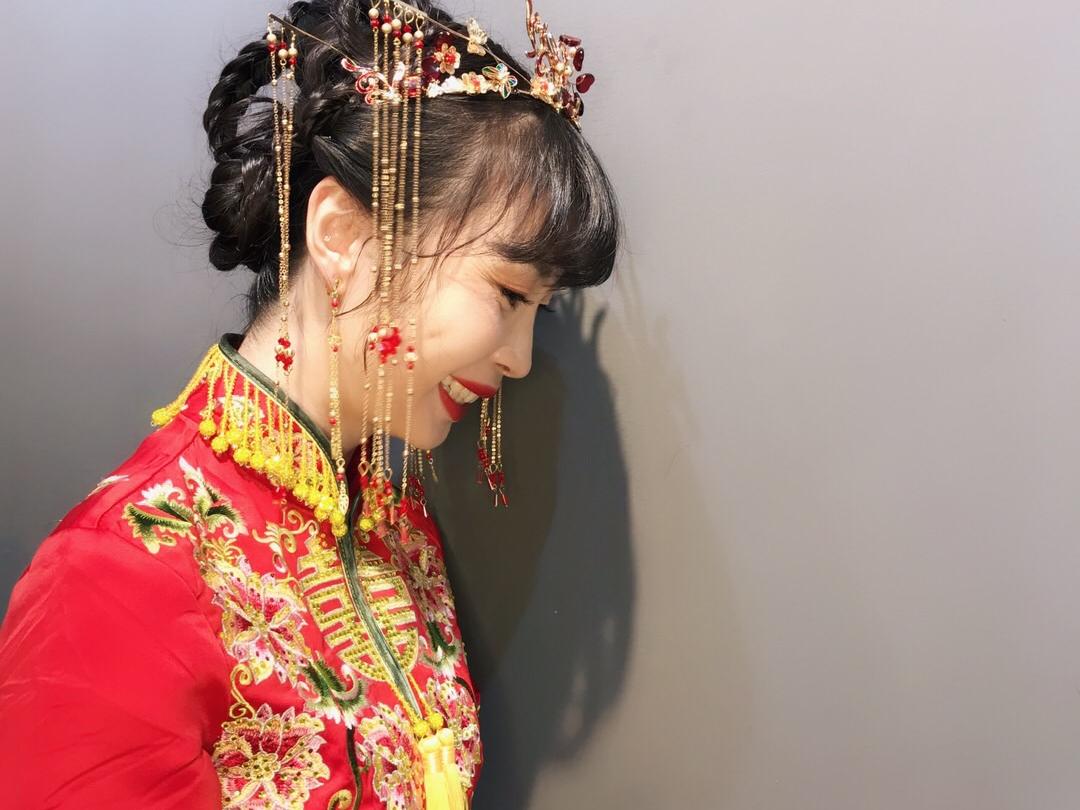 中式大气长拖尾秀禾龙凤褂，中式婚礼布场专用新娘跟