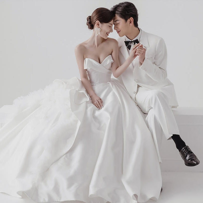 【特价婚照】特惠婚纱照套餐，服装通选，内外景双拍