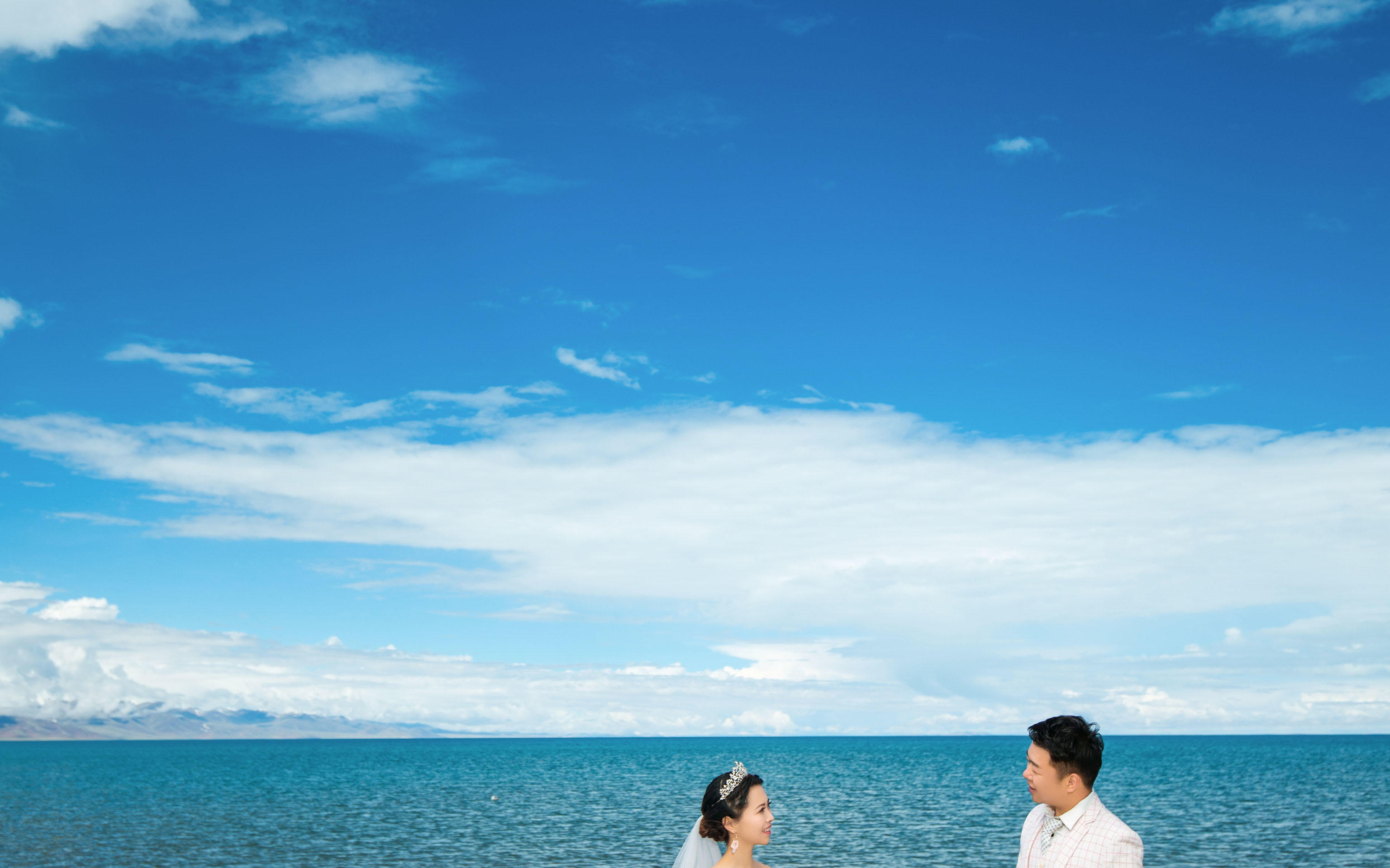 私人定制纳木错婚纱三对一