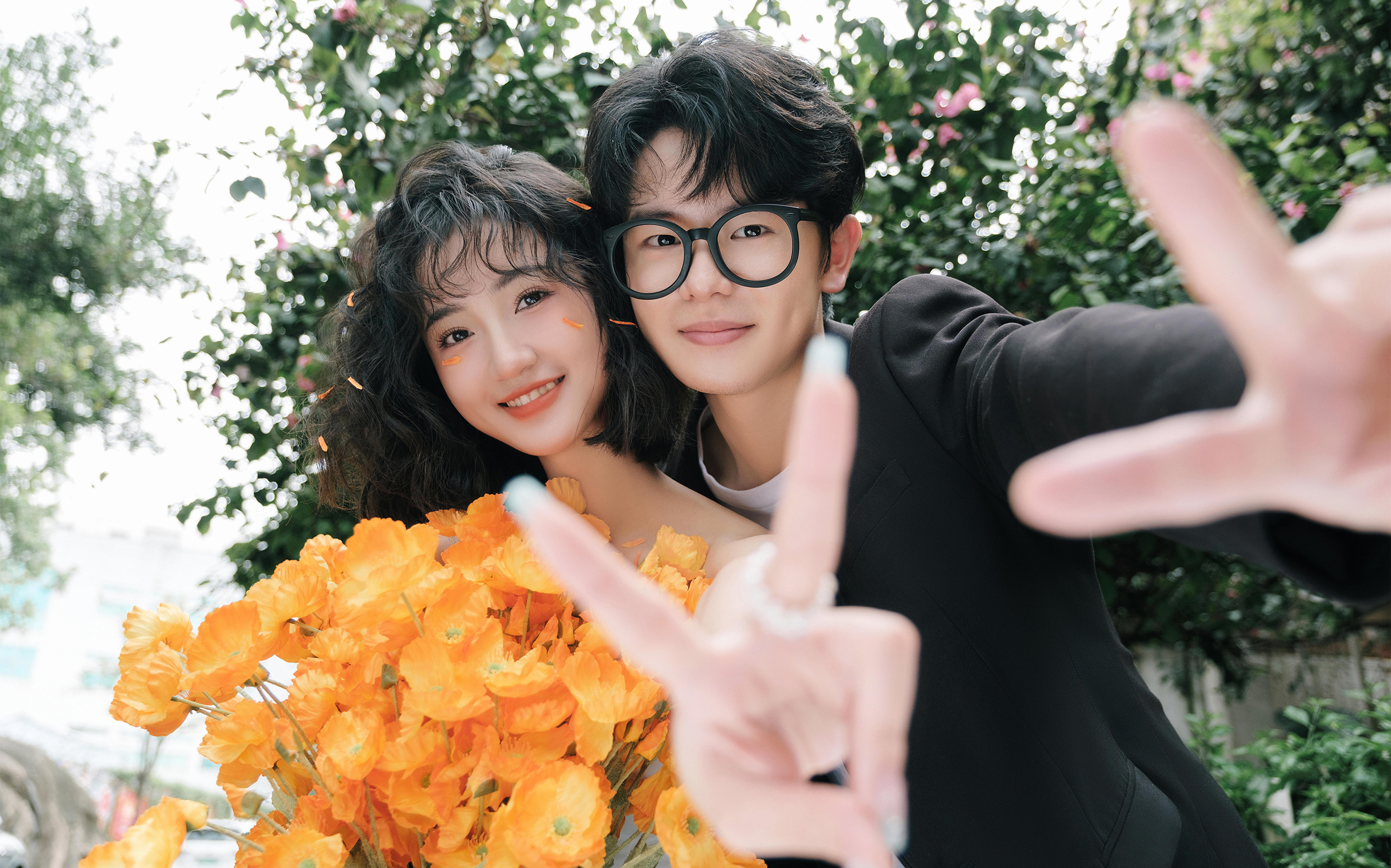 牛仔裤搭配婚纱元气又减龄