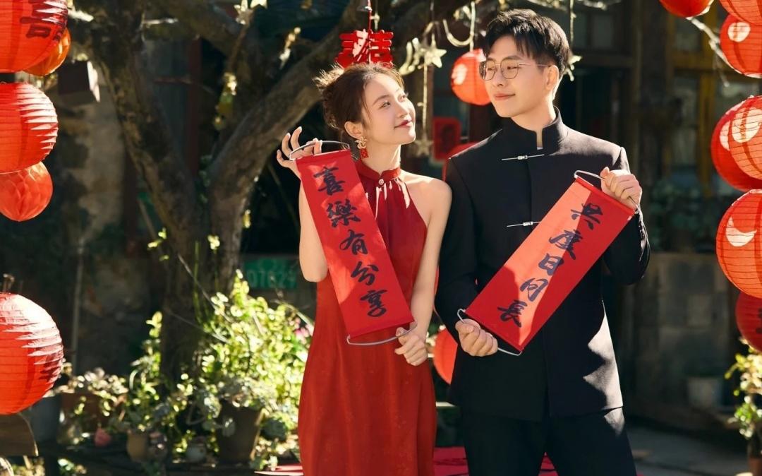 爸妈夸爆！把新中式婚纱照拍成了庭院诗画