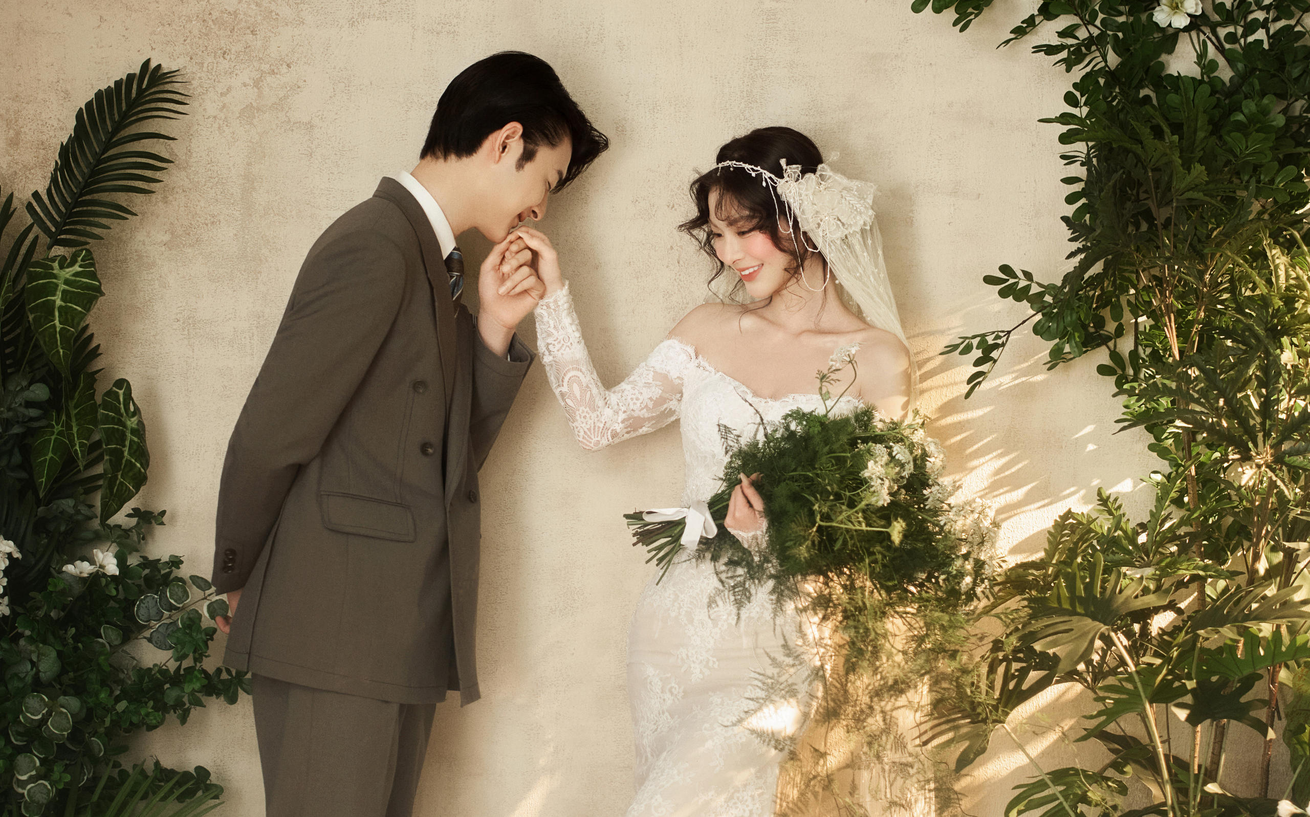难怪新娘都爱💐轻法式婚纱照美的轻而易举🫧