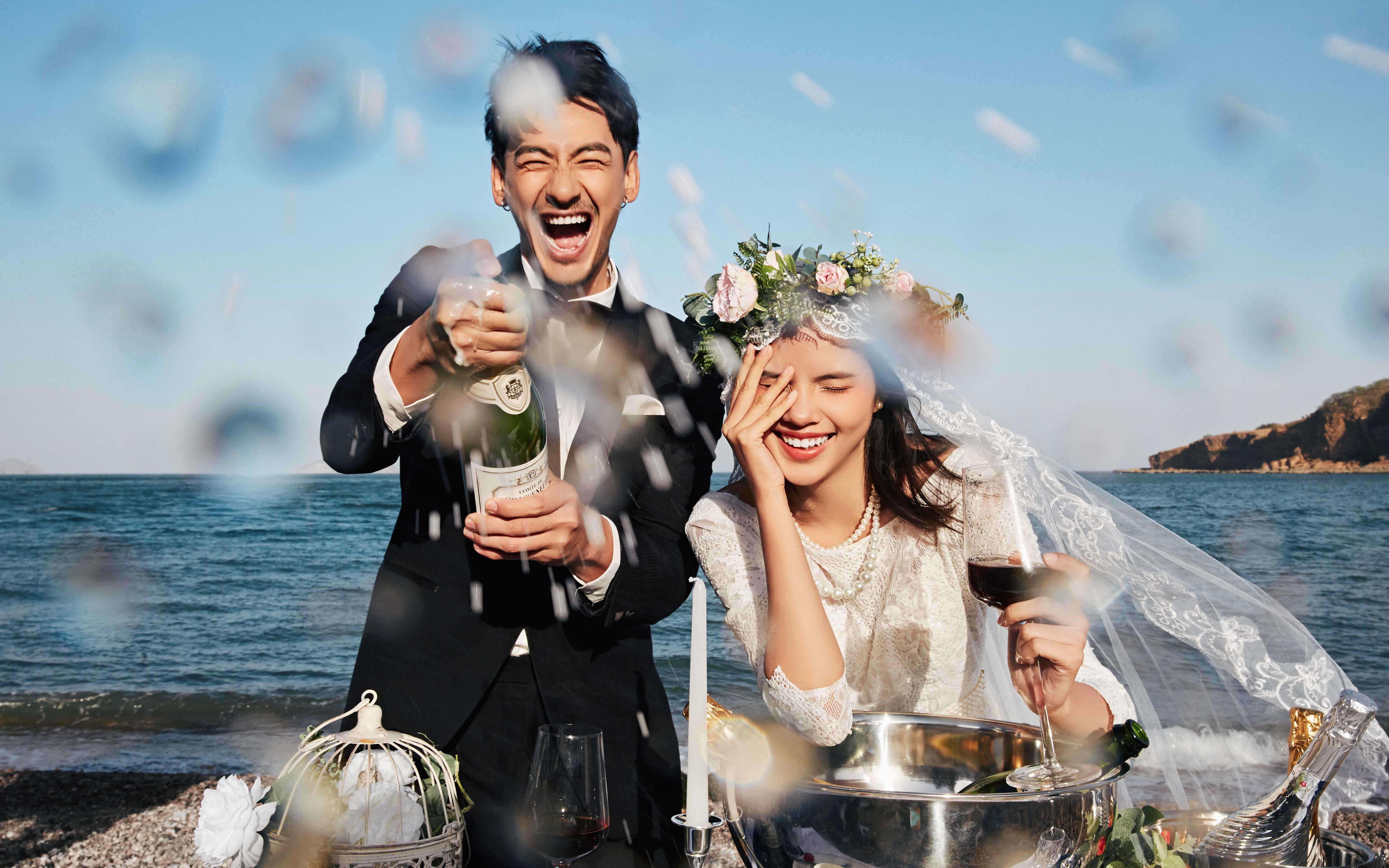 不撞衫的婚纱照`4w+新人选择`百万级研发团队