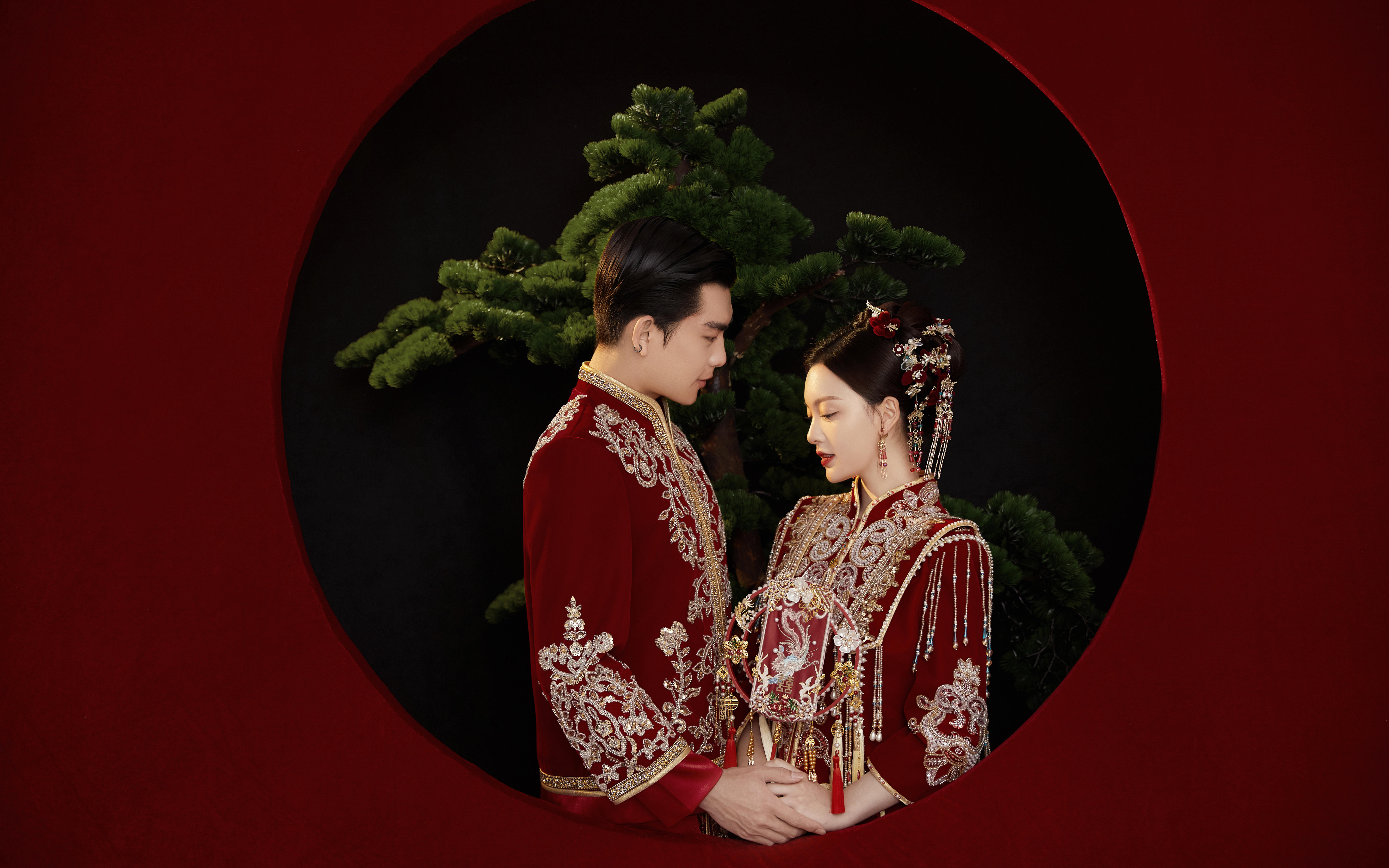 【国风婚纱照】国风纹样缀婚服，与你同框满是甜蜜感