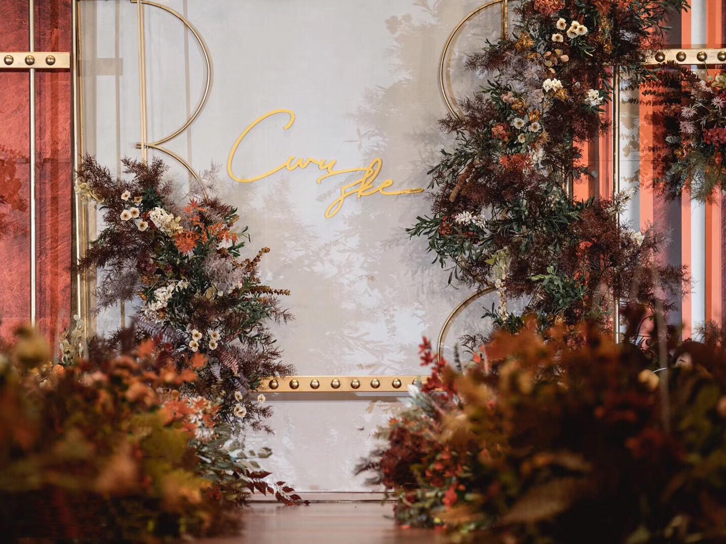 荔枝红色系现代简约室内婚礼