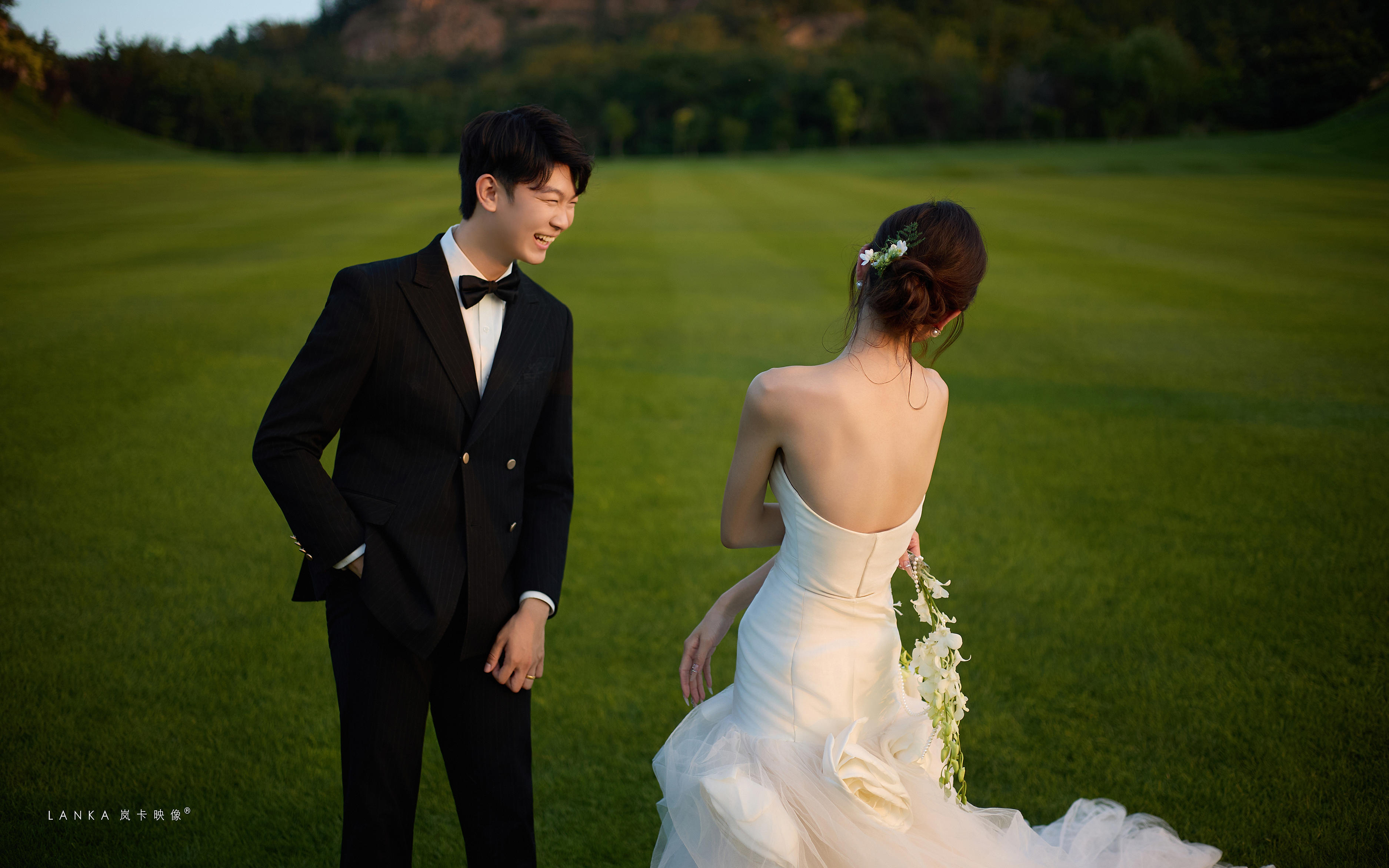 【岚卡映像】草坪目的地婚礼婚纱照