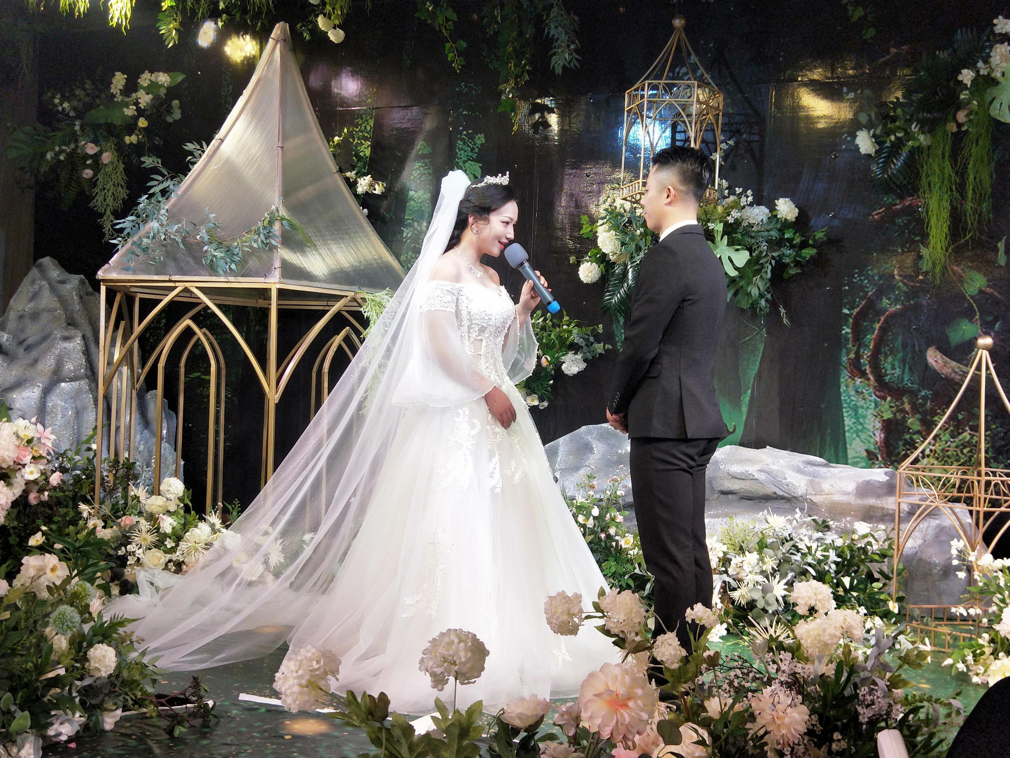 衡阳市内全天跟妆 三妆三造送饰品三套