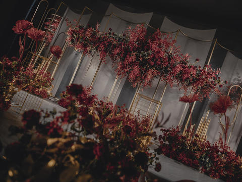 【花沐】大理石撞色红金色系，时尚复古梦幻花园婚礼