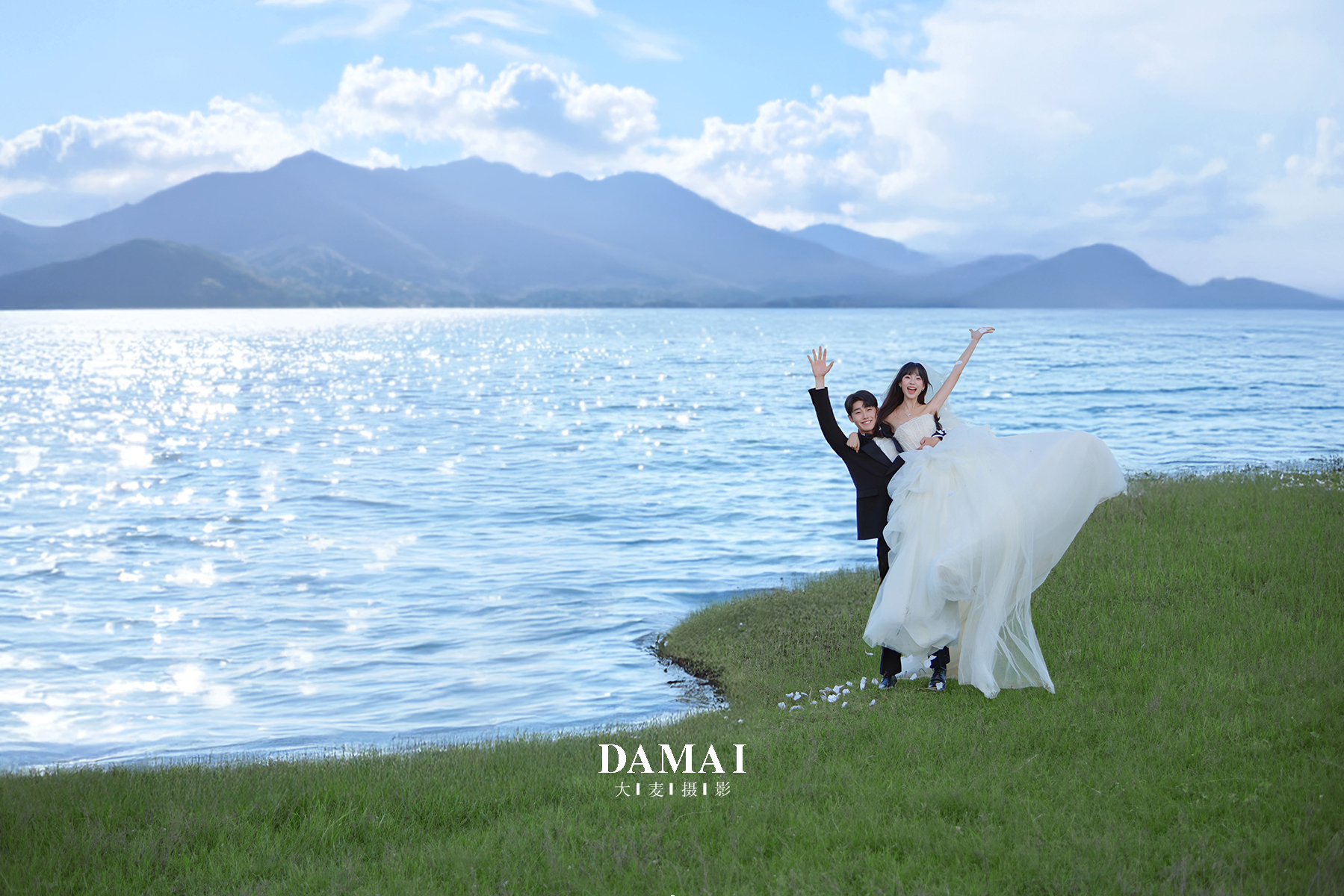 高定婚紗照，MV，婚禮跟妝攝像一條龍服務