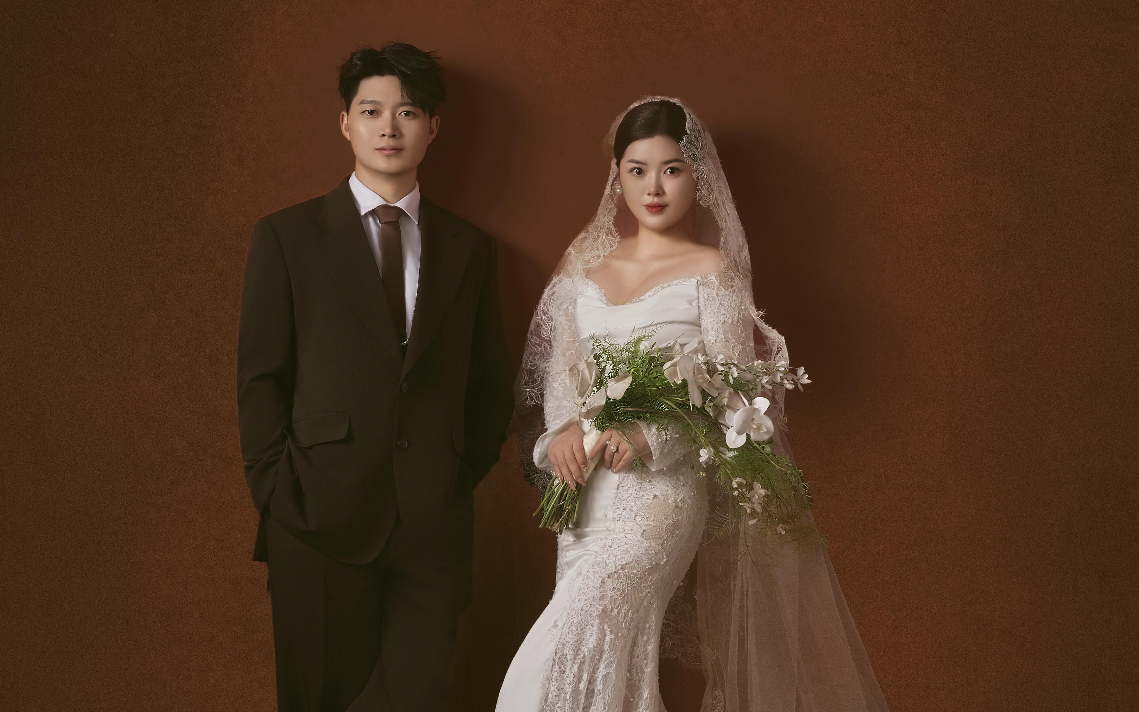 客片分享 | 仪式感十足的室内极简婚纱照
