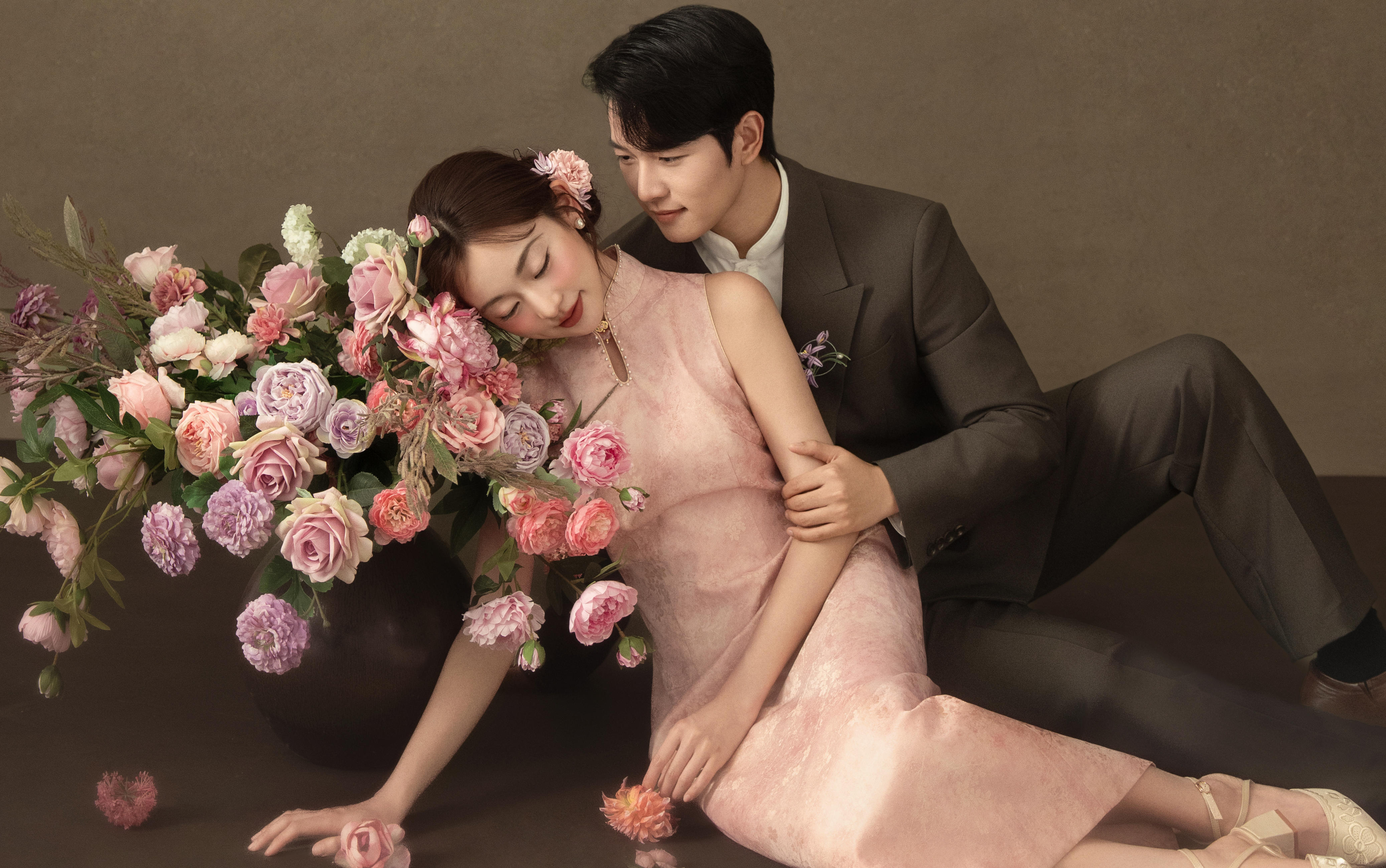 古典主义🌷中国女孩必须来一套粉色旗袍婚纱照~