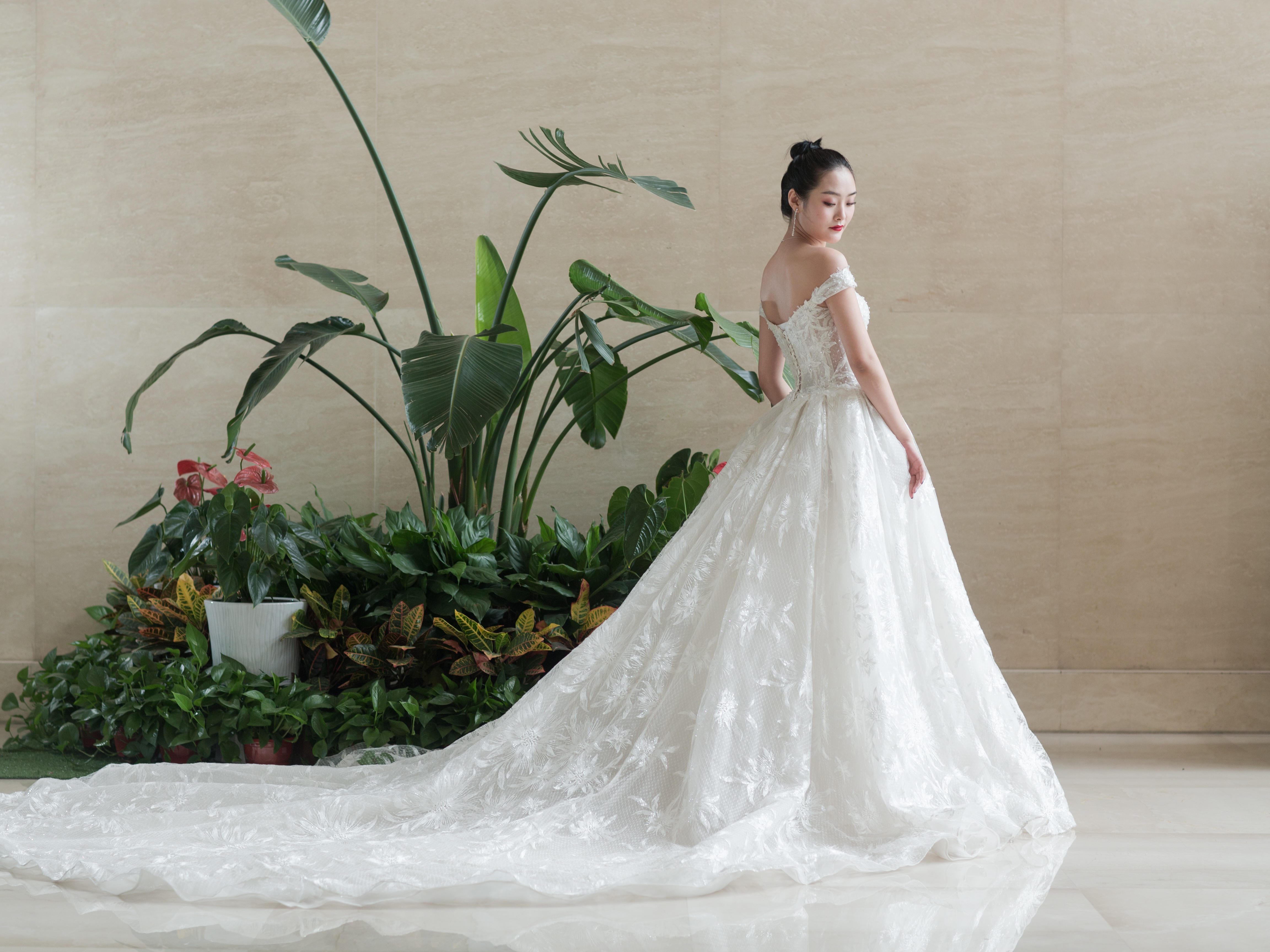 超值优惠婚纱套系租一送四