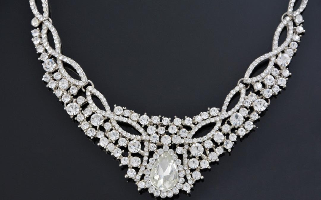 测试上方的市场上达成222