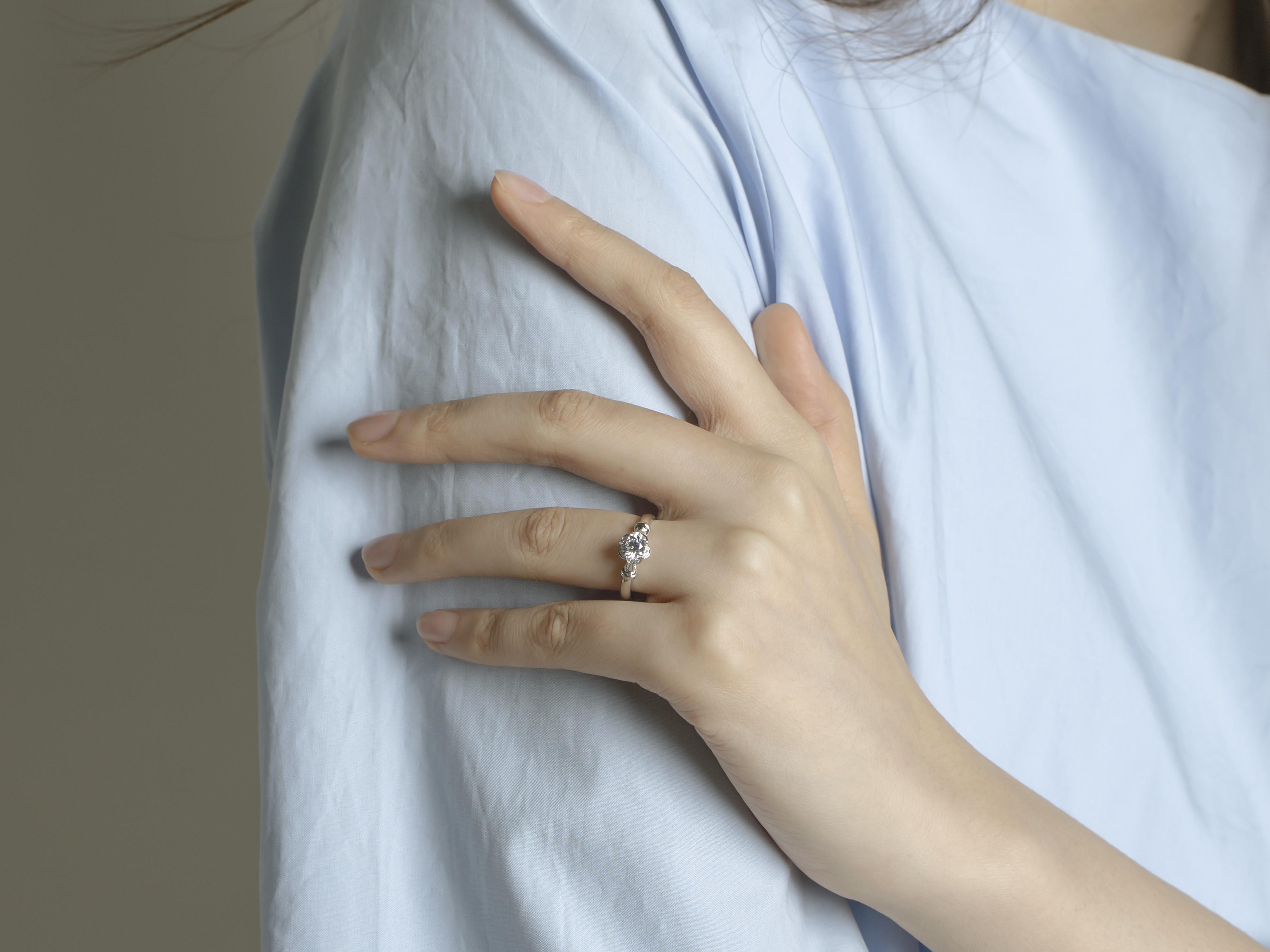 结婚钻戒18K白金彩金钻石戒指女正品订婚