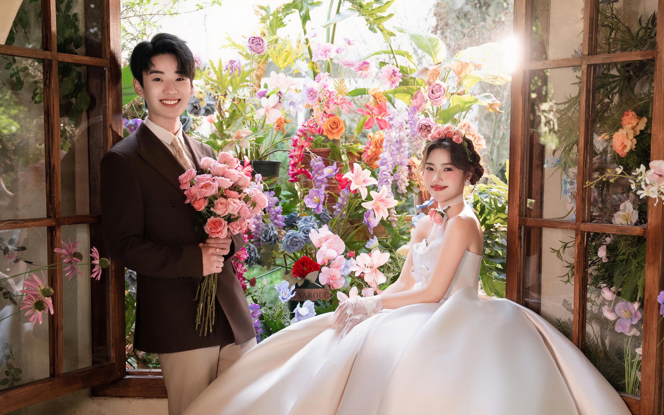 缎面韩式花房小花园感婚纱照